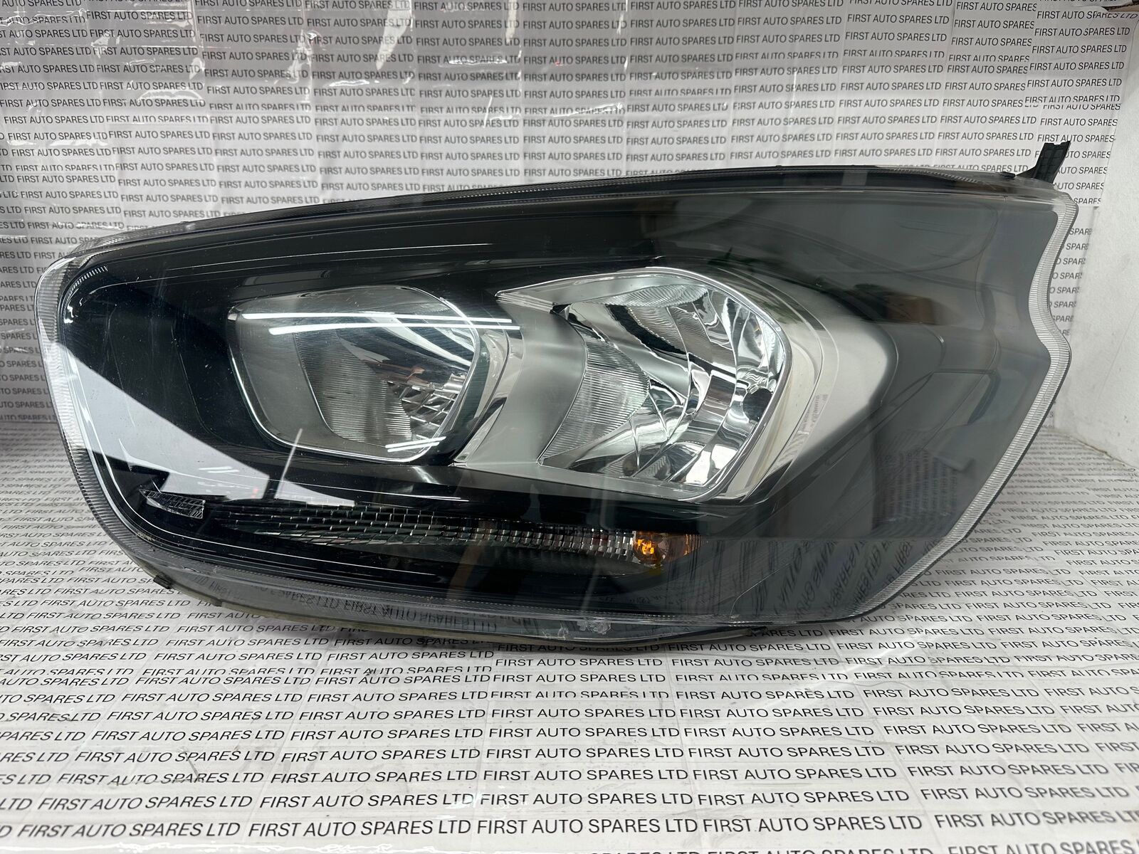 2021 Ford Transit Custom Headlight - Left Side (Slightly Damaged/Repaired)