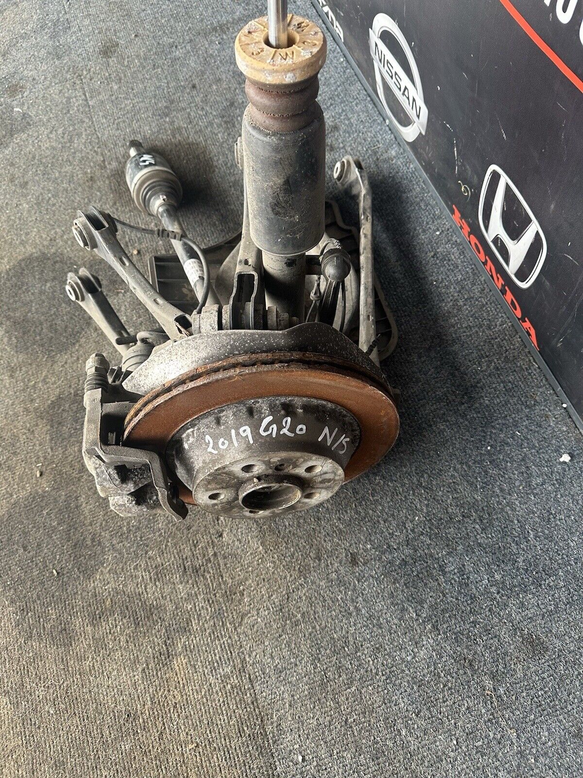 BMW 3 SERIES G20 LEFT SIDE SUSPENSION LEG COMPLETE