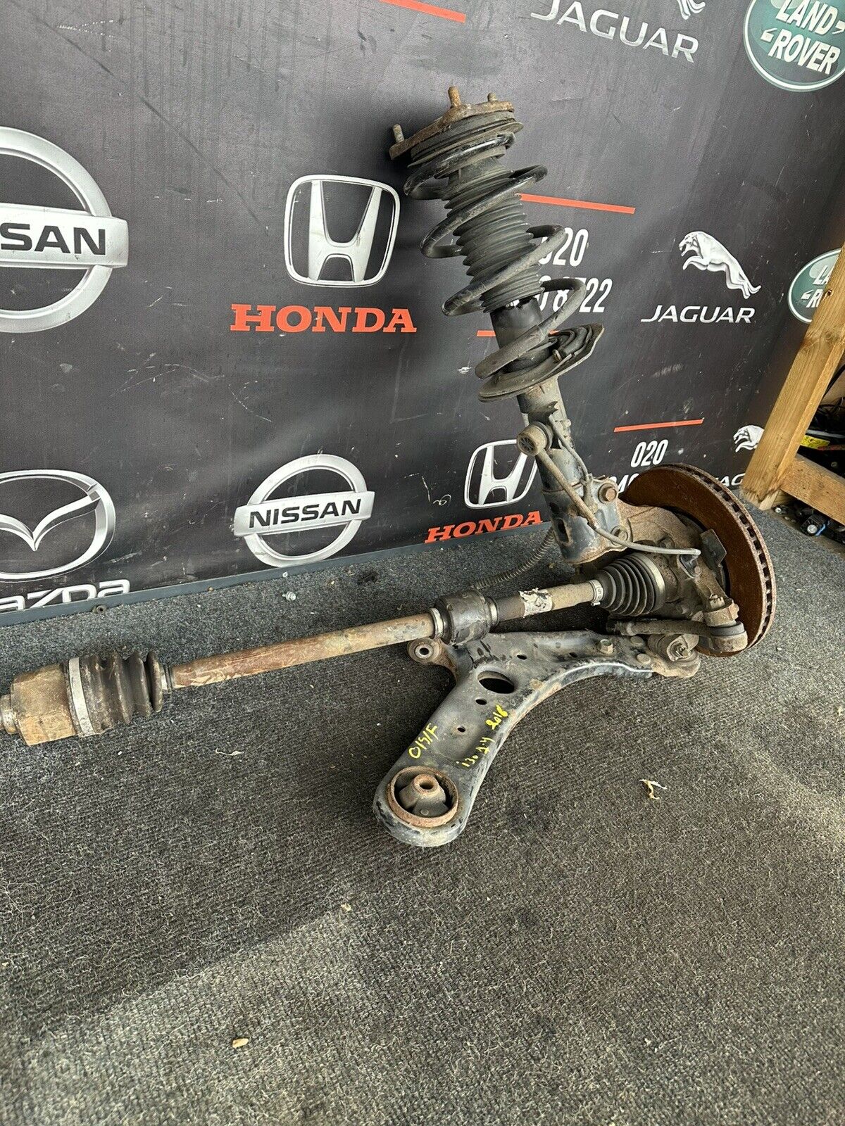 Hyundai i30 MK2 Petrol 1.4 Drivers Side Front Complete Suspension leg