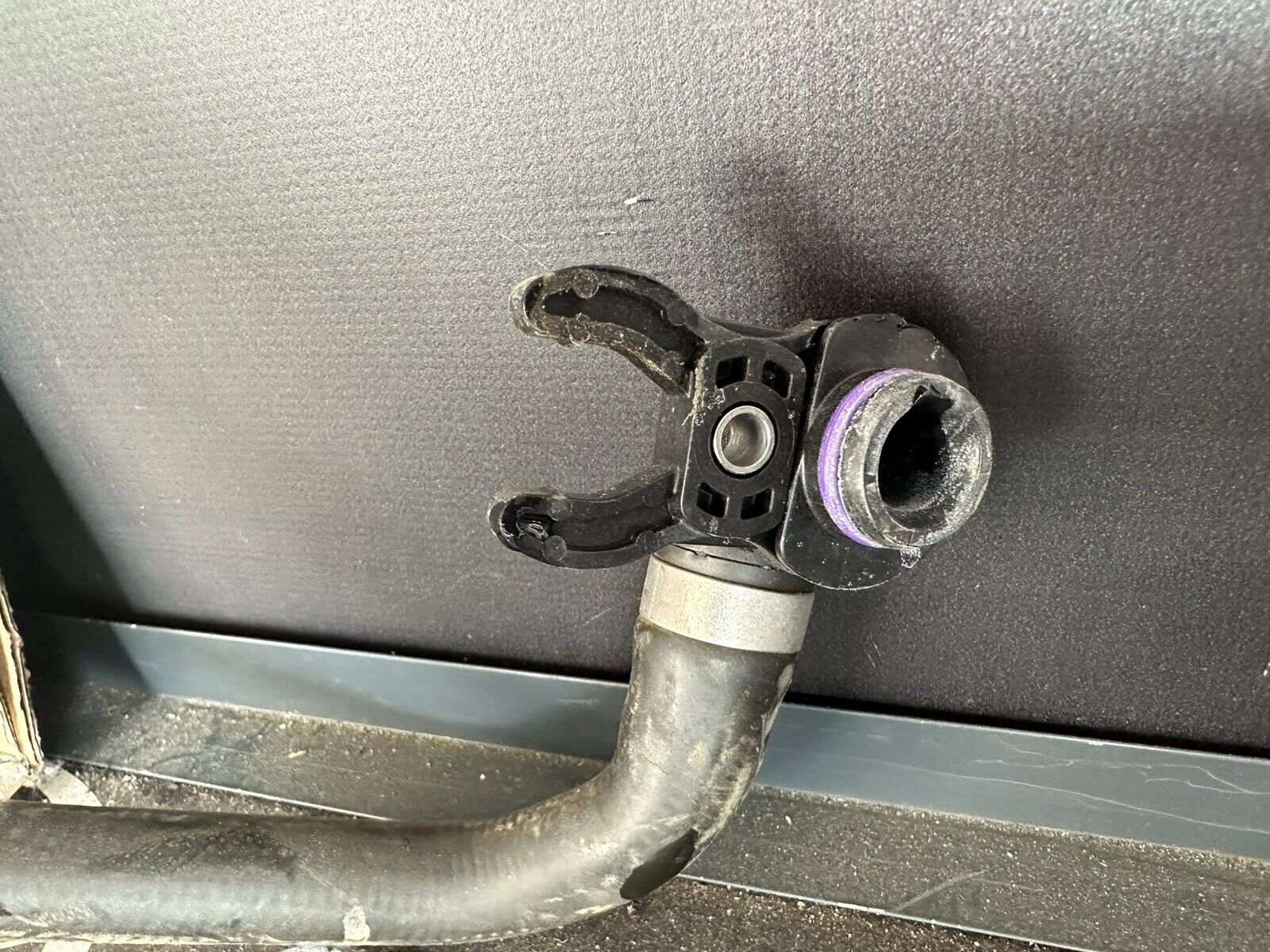 BMW SERIE G20 330E Cooling Changeover Valve Part No 9015220 G With Hoses Pipes