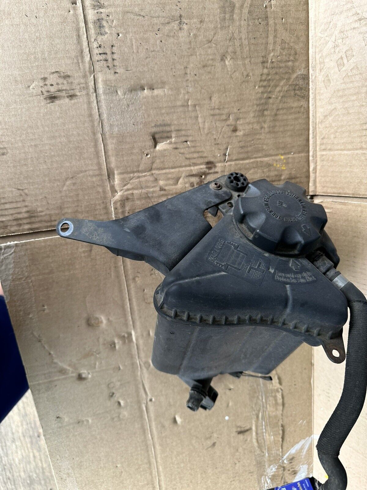 BMW 5 SERIES F10 COOLANT EXPANSION TANK RESERVOIR 1713 7 601 949-03 2011-2015