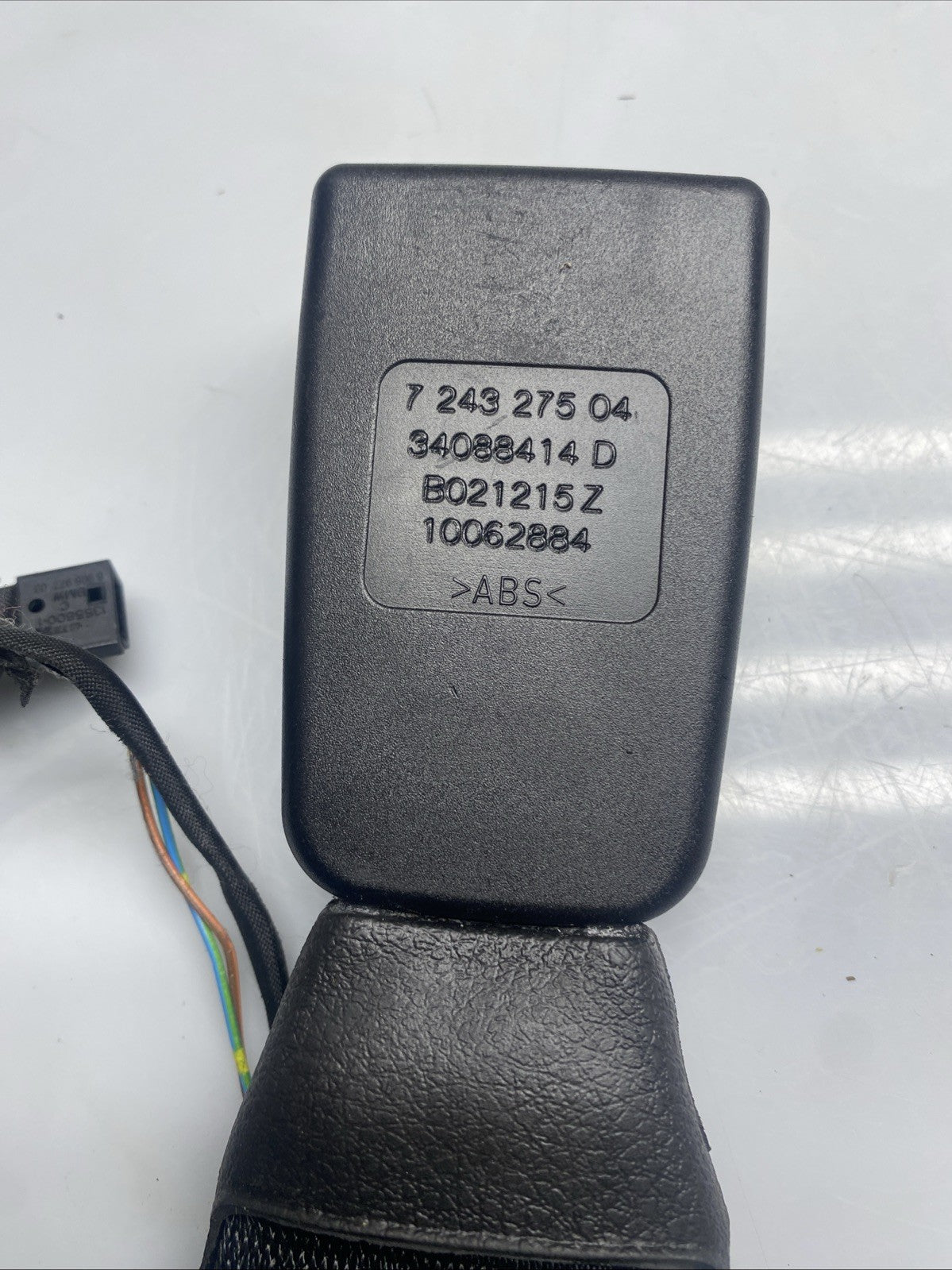 GENUINE BMW 5 SERIES F10 F11 REAR CENTRE SEAT BELT BUCKLE 7243275-04