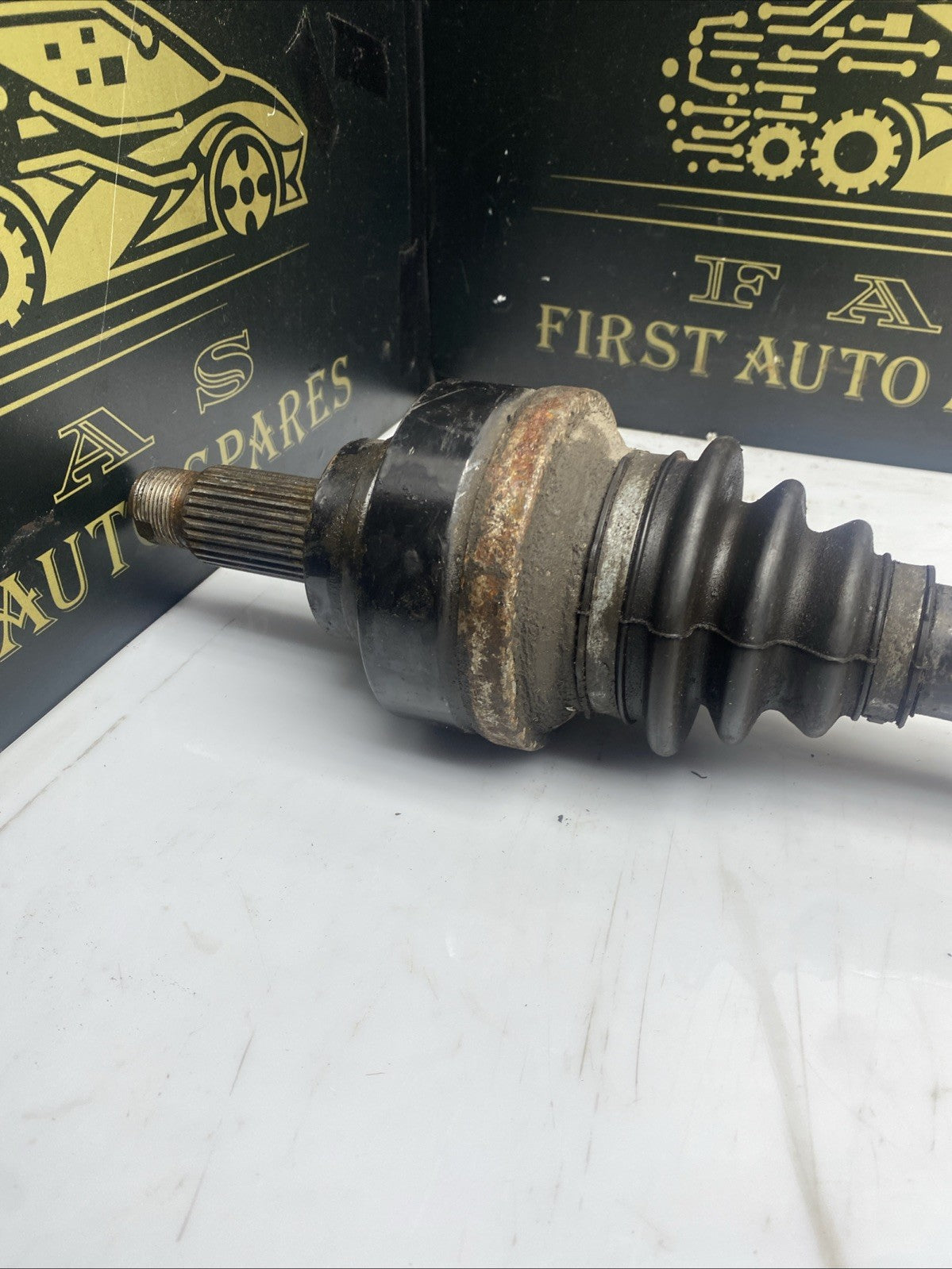 BMW F series F2XX - F3XX Rear Left Driveshaft 33207597689 GKN 7640261 USED