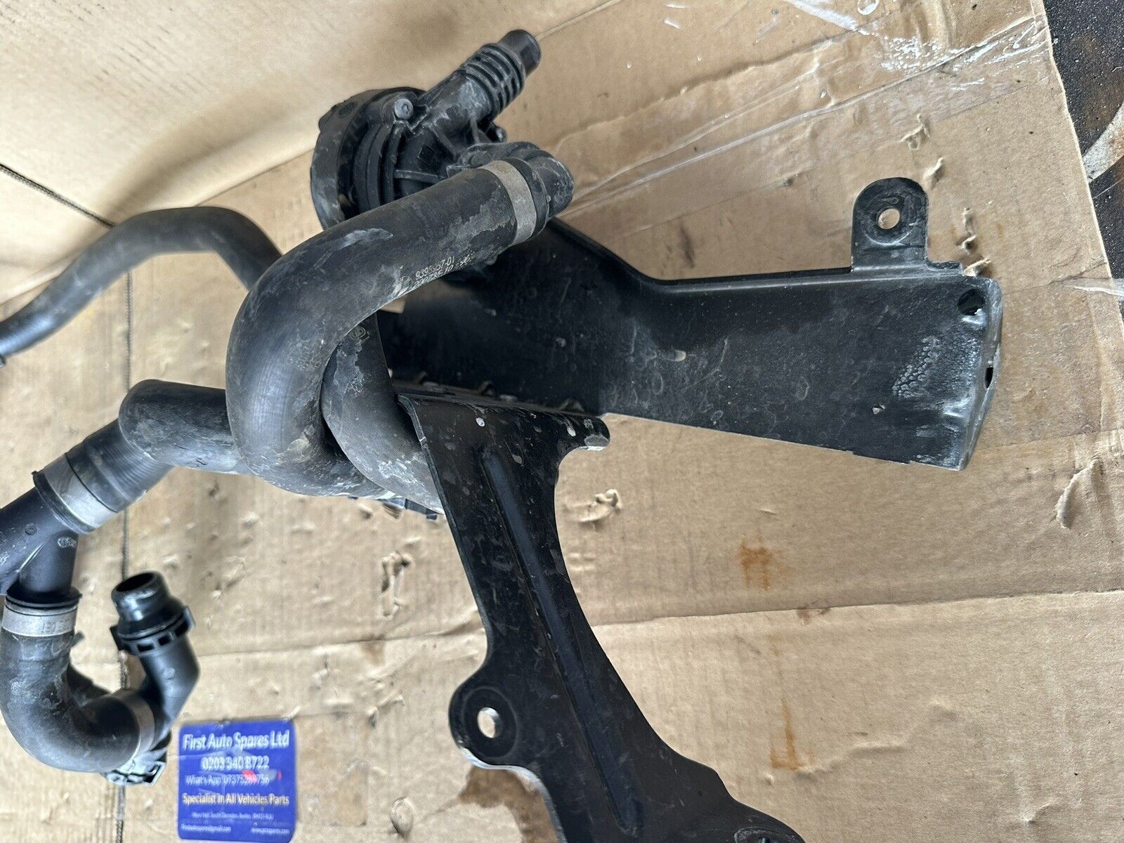 BMW SERIE G20 330E Cooling Changeover Valve Part No 9015220 G With Hoses Pipes