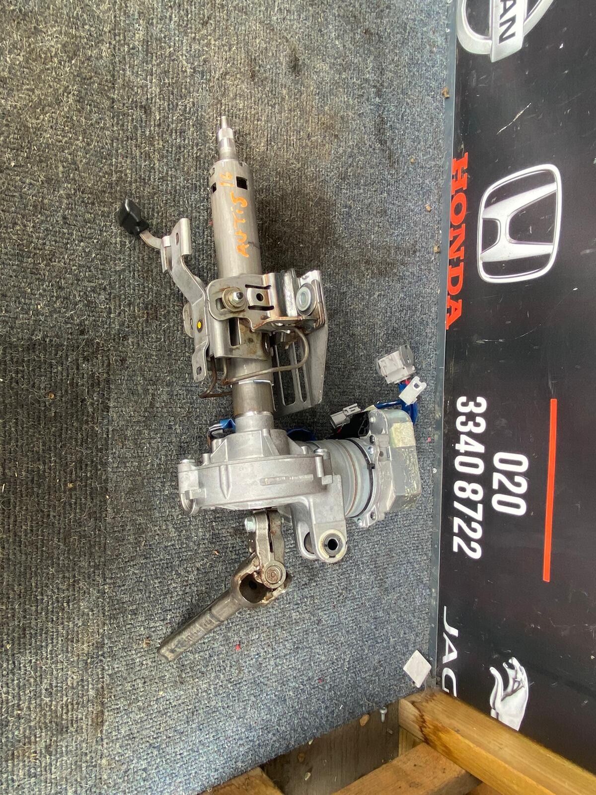 2016 toyota auris steering collum