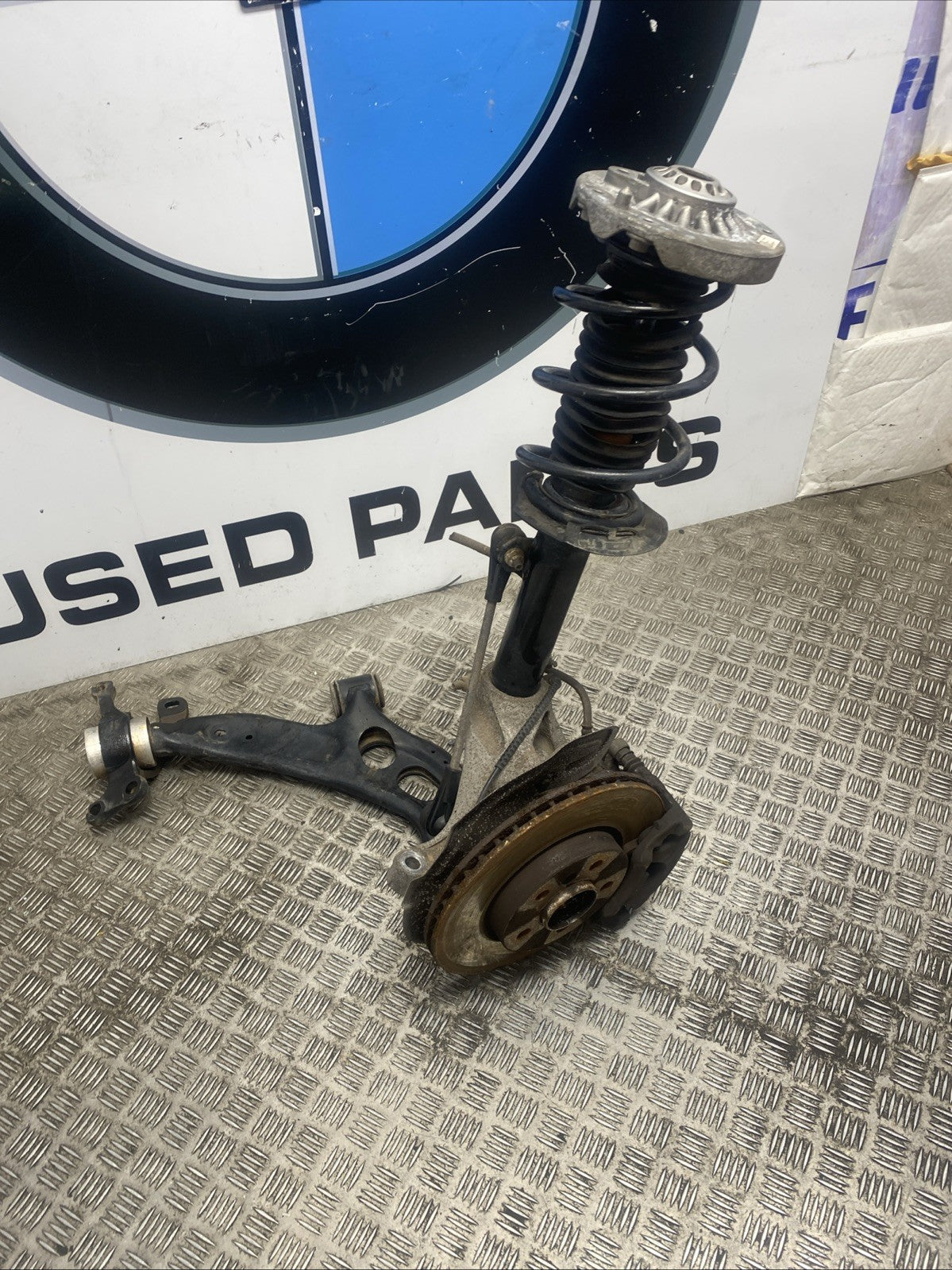 BMW 1 2 SERIES F40 F45 F46SHOCK ABSORBER & WISHBONE FRONT PASSENGER SIDE 687446