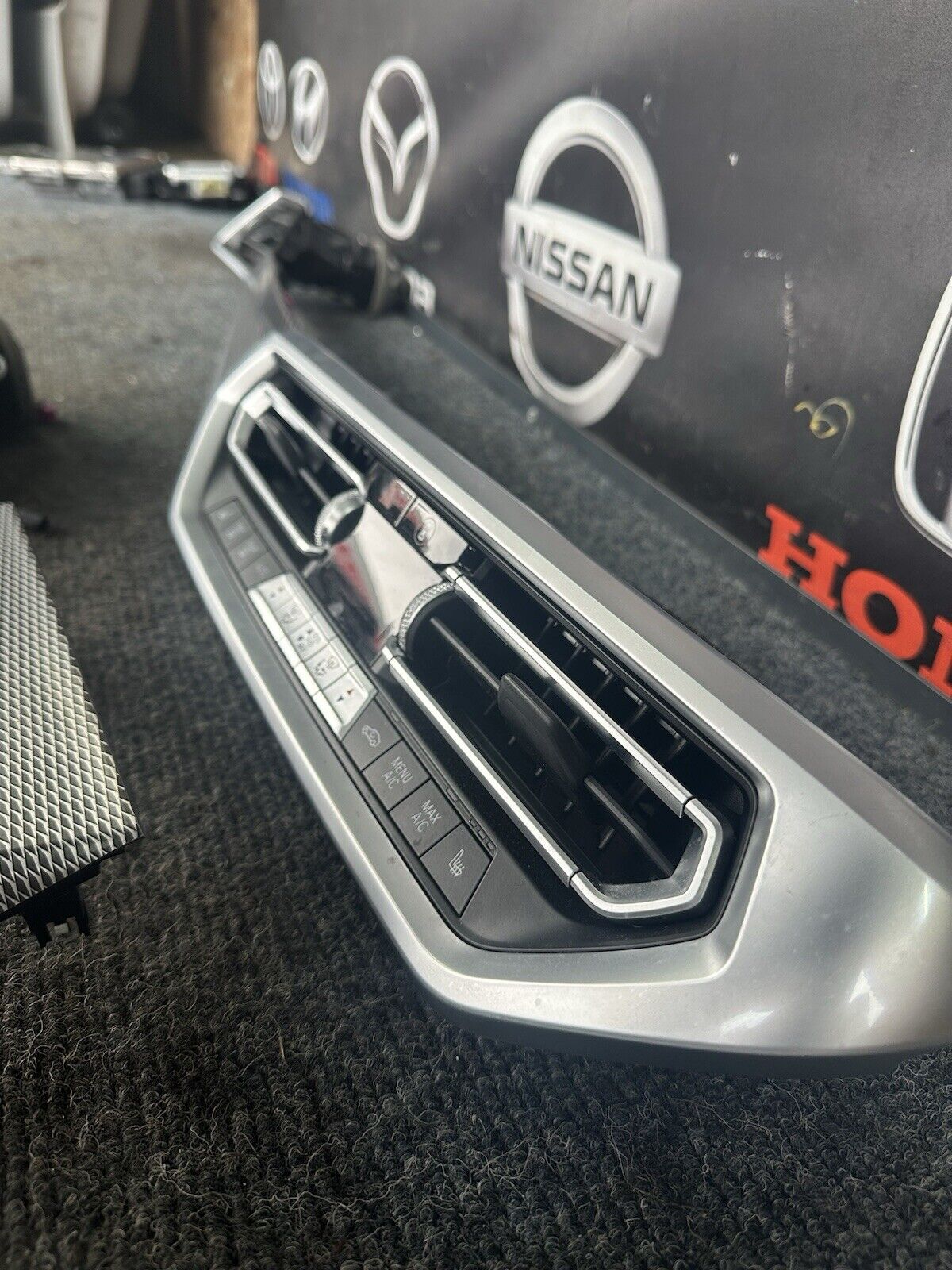 BMW 3 SERIES G20 2022 AIR VENT GRILLE