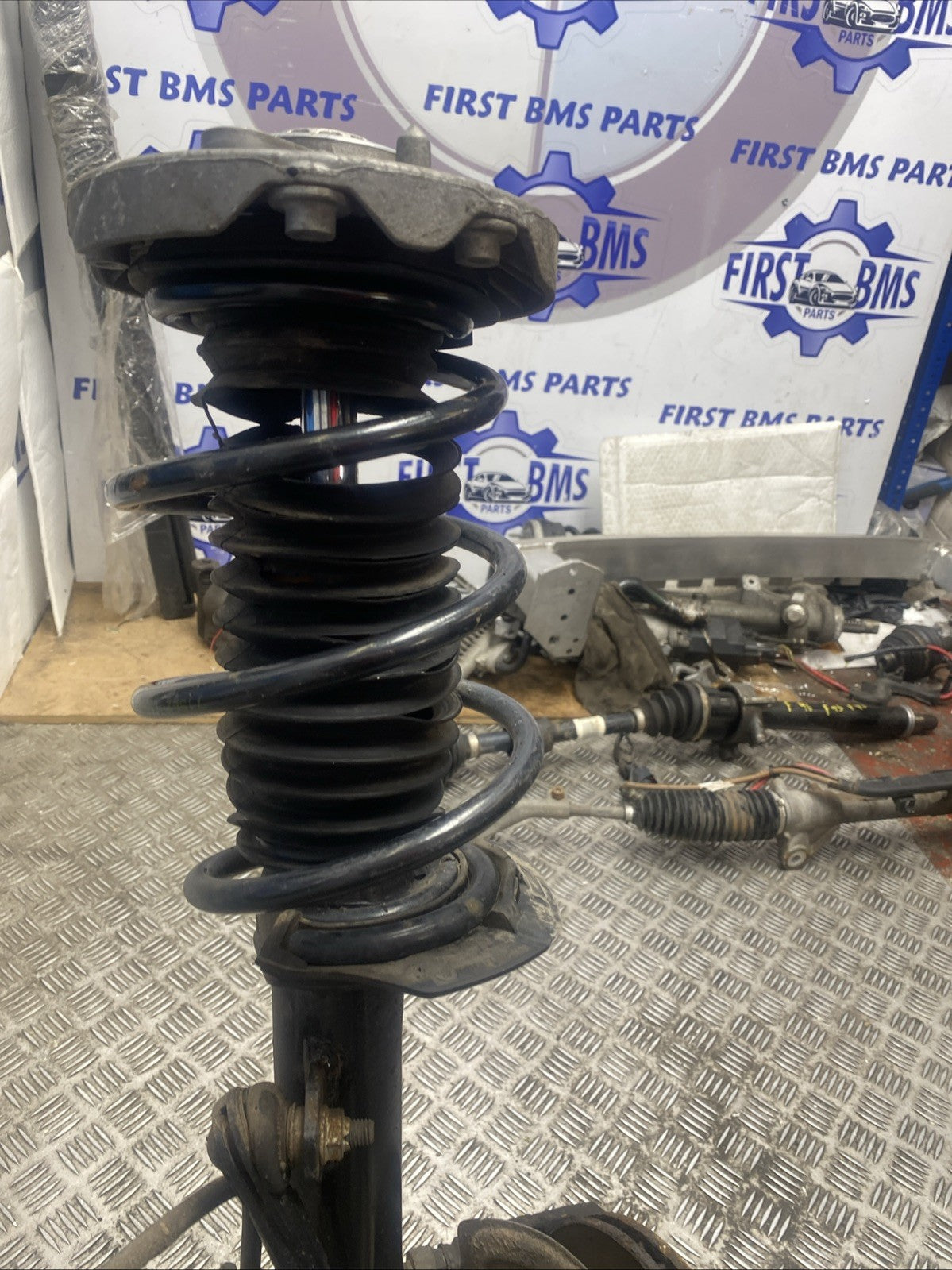 BMW 1 2 SERIES F40 F45 F46SHOCK ABSORBER & WISHBONE FRONT PASSENGER SIDE 687446