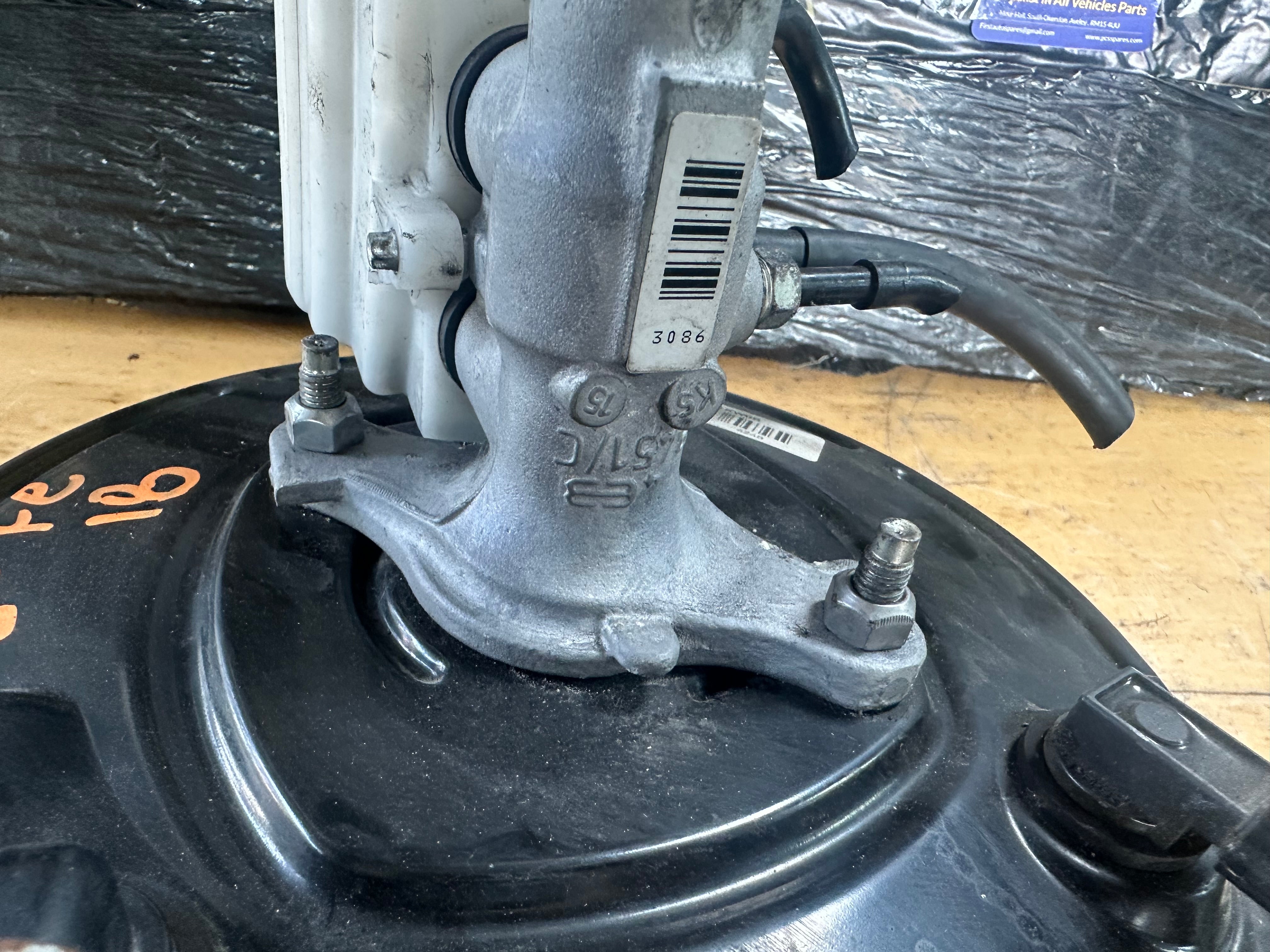 Nissan Juke 2018 Brake Master Cylinder & Servo (46007 1KW0B)