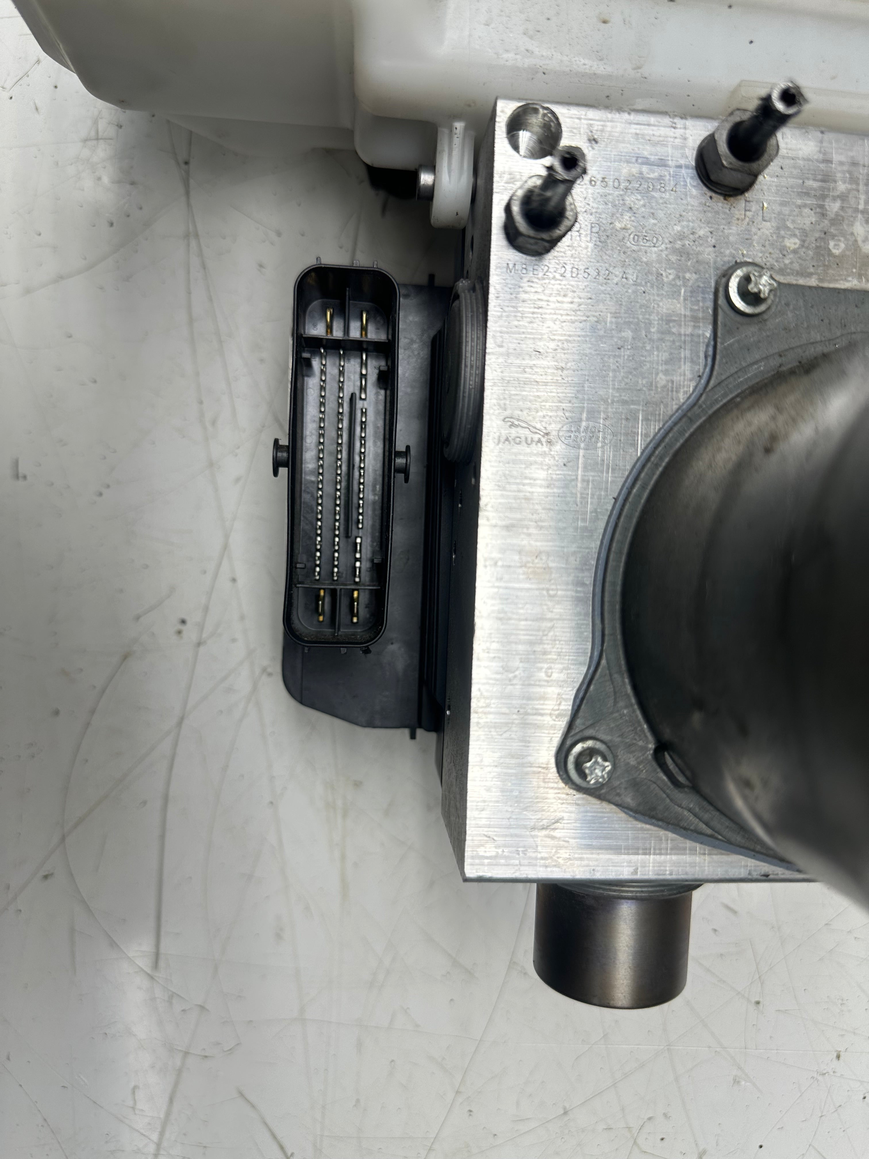 LR Range Rover Sport 2023 L461 Blind Spot Control Module (M8E2-14F152-AJ)