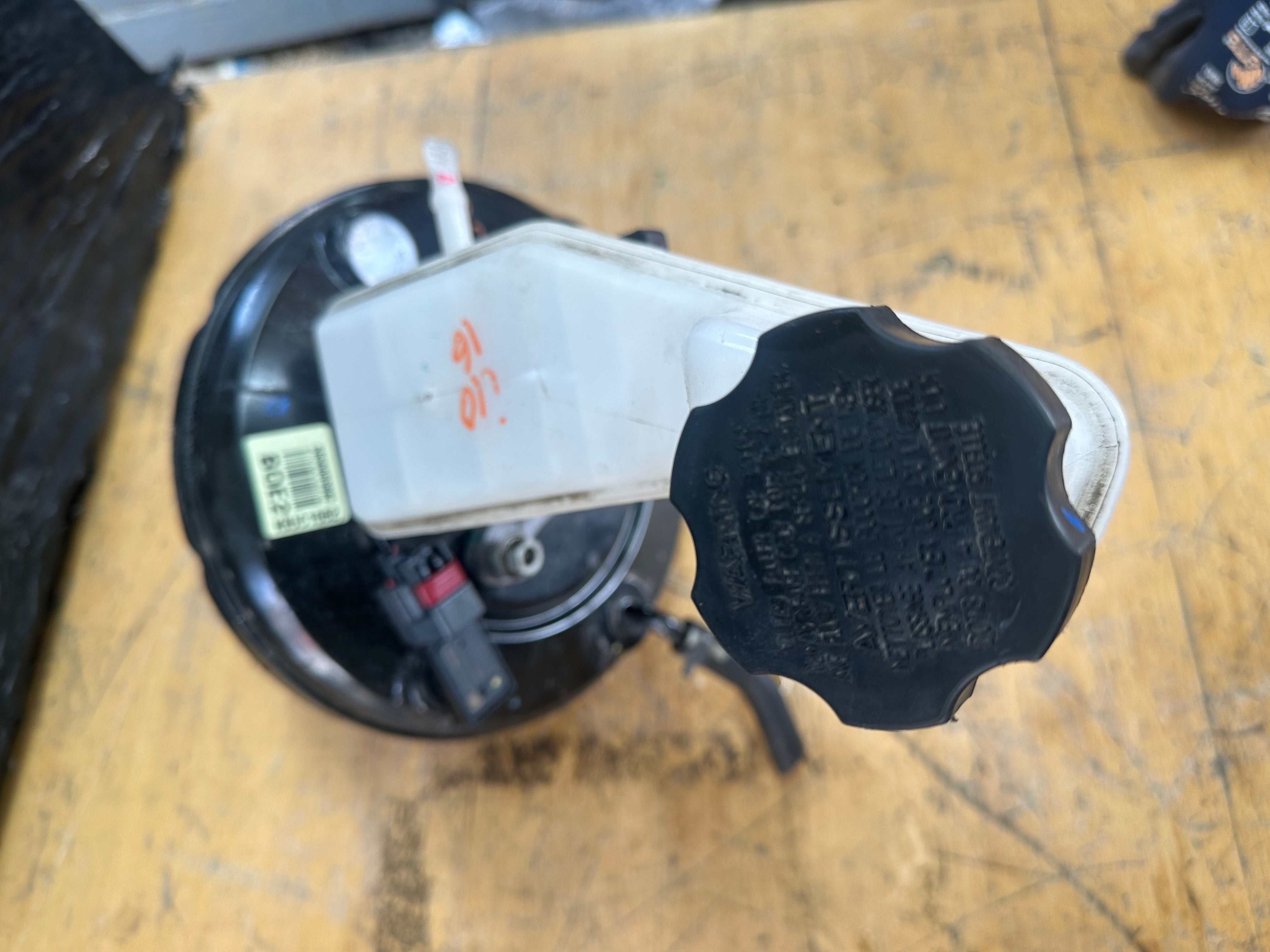 Hyundai i10 2016 Brake Master Cylinder with Servo (58500-B9982) (KBX30567)