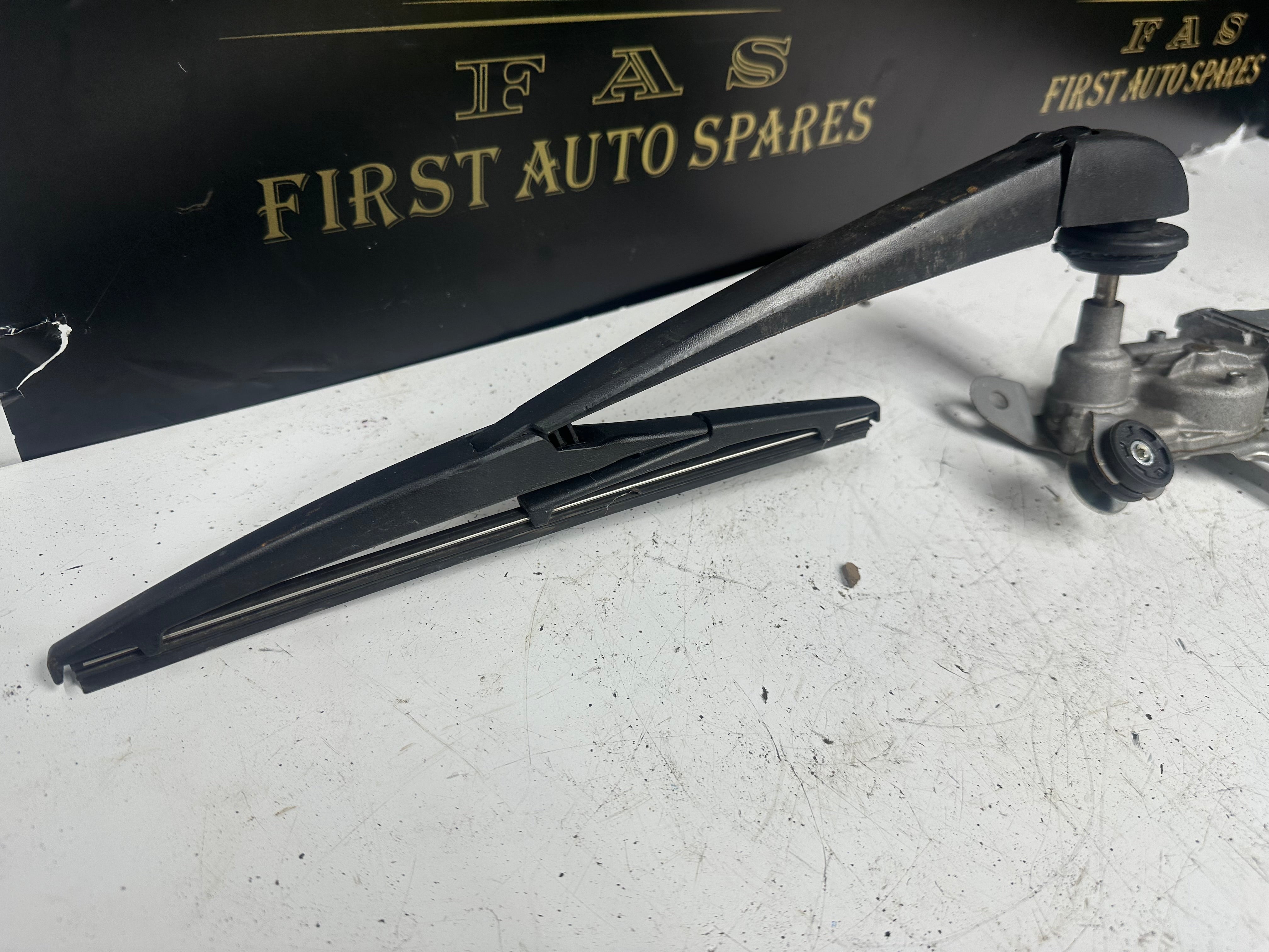 Toyota Yaris Rear Wiper Motor with Wiper (85130-K0040)