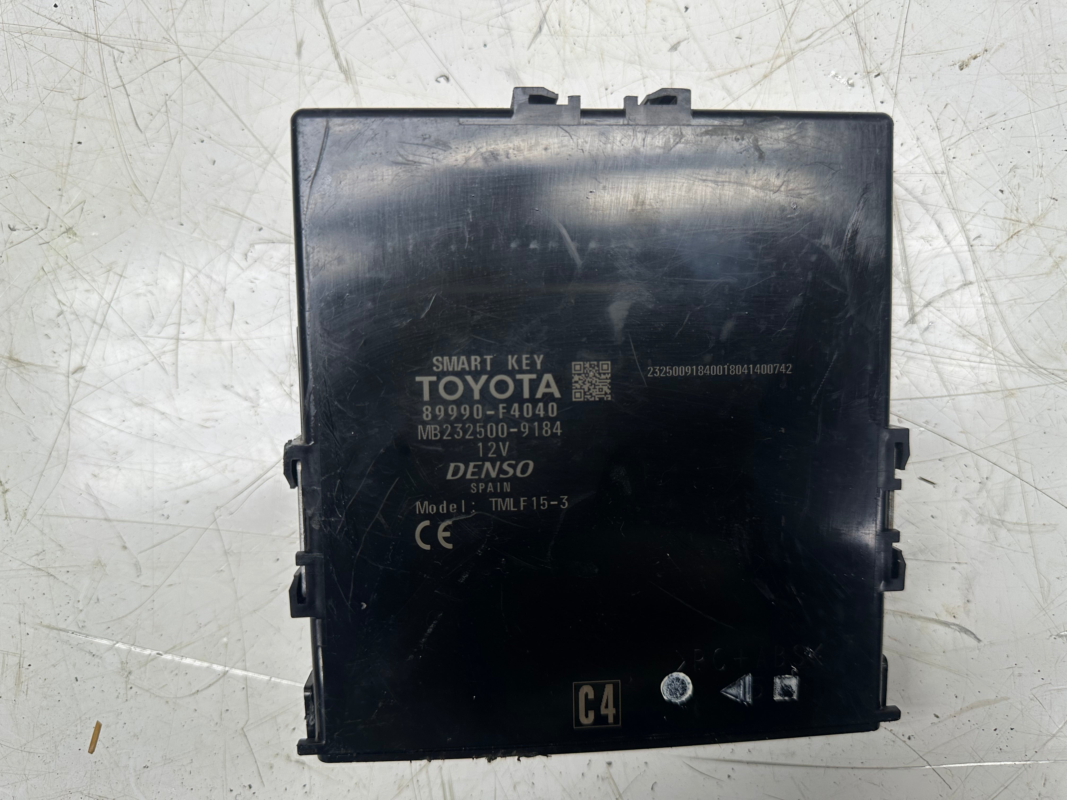 Toyota C-HR 2016–2023 Smart Key Keyless Go ECU Module (89990-F4040)