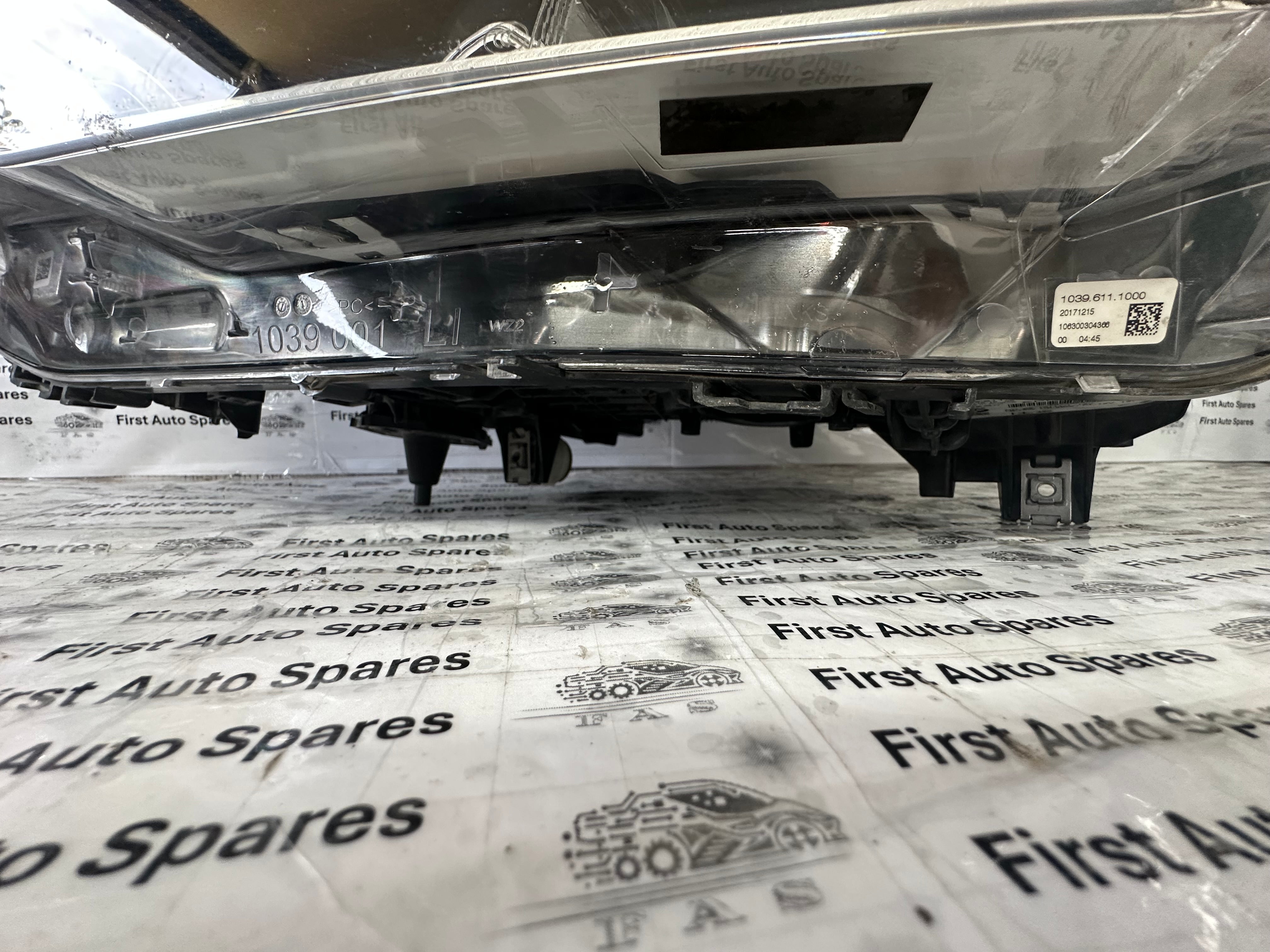 BMW 5 Series G30 G31 Adaptive LED Headlight Left (7439209-01)