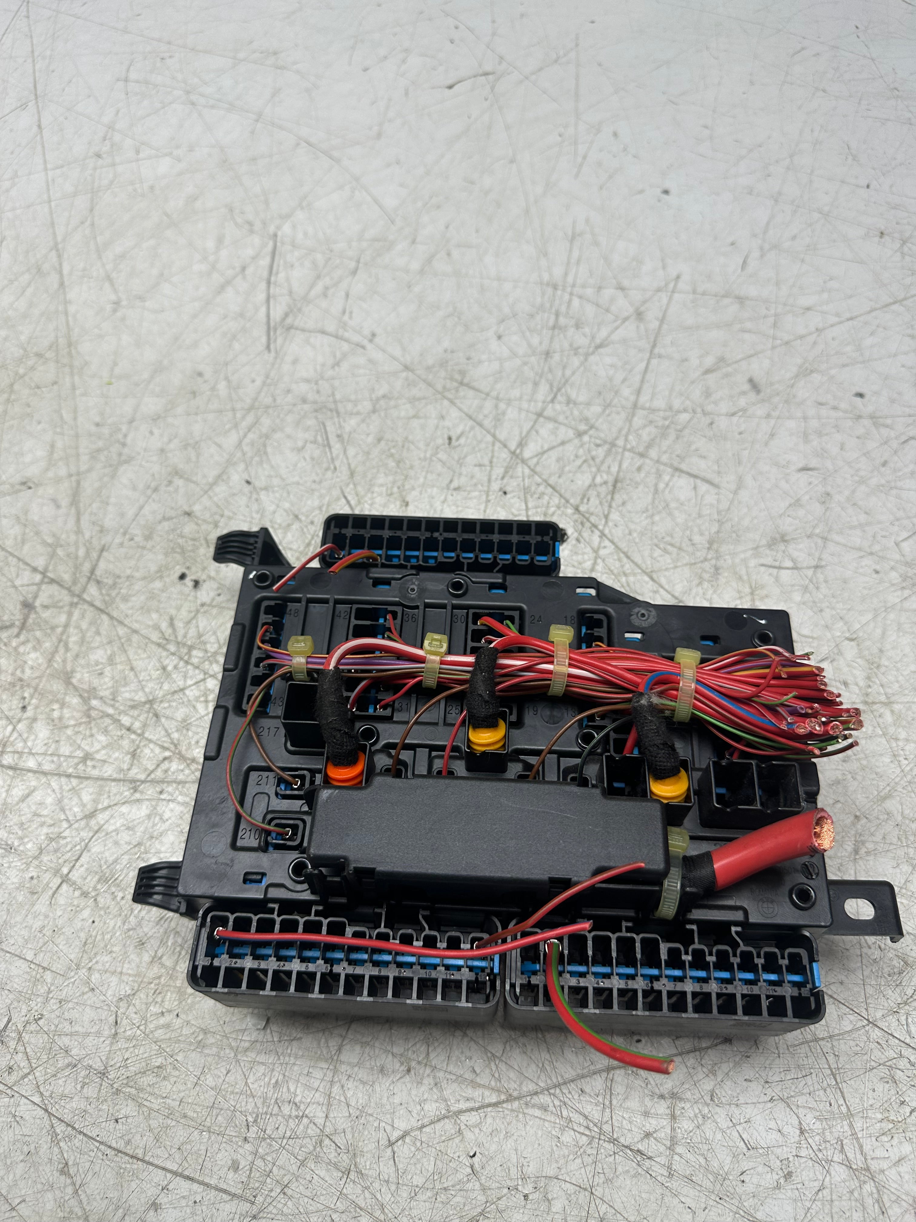 BMW 1 Series / 2 Series / X1 / X2 Rear Fuse Box 9360501 – 2014–2025