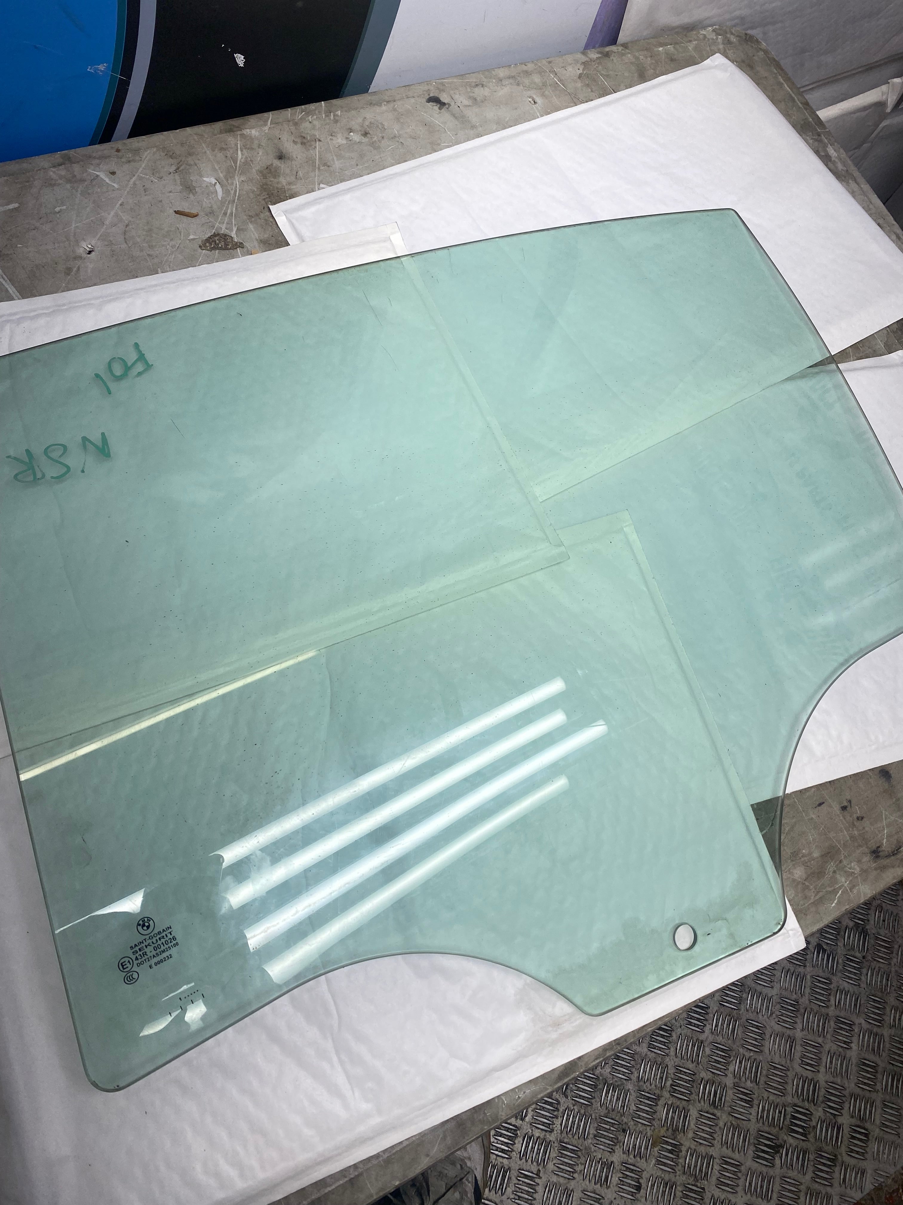 BMW 7 Series F01 Rear Passenger Side Window Glass 2008–2015