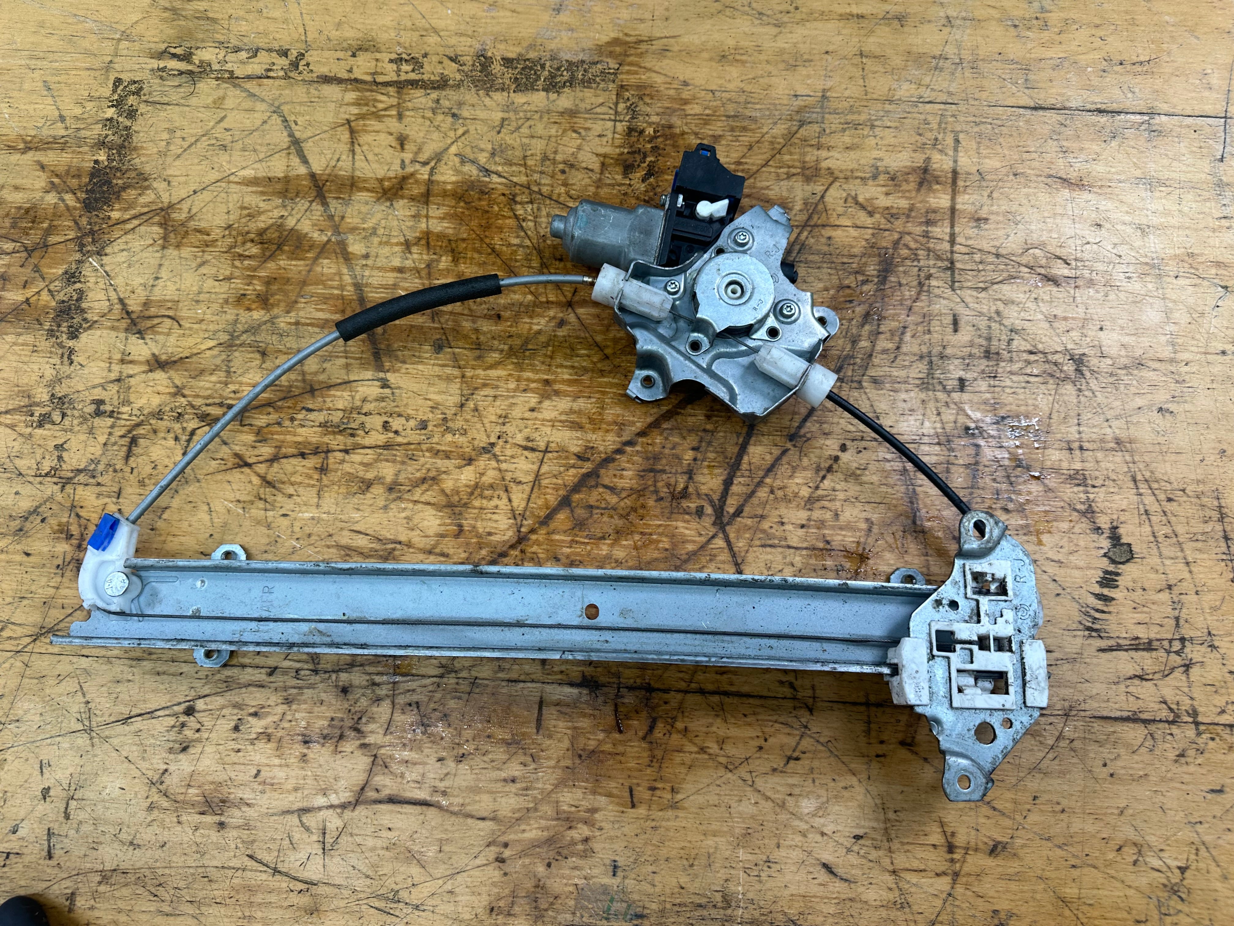 Nissan Juke 2010-2014 Right Front O/S/F Window Regulator (80730JX00B) (WR07-141)