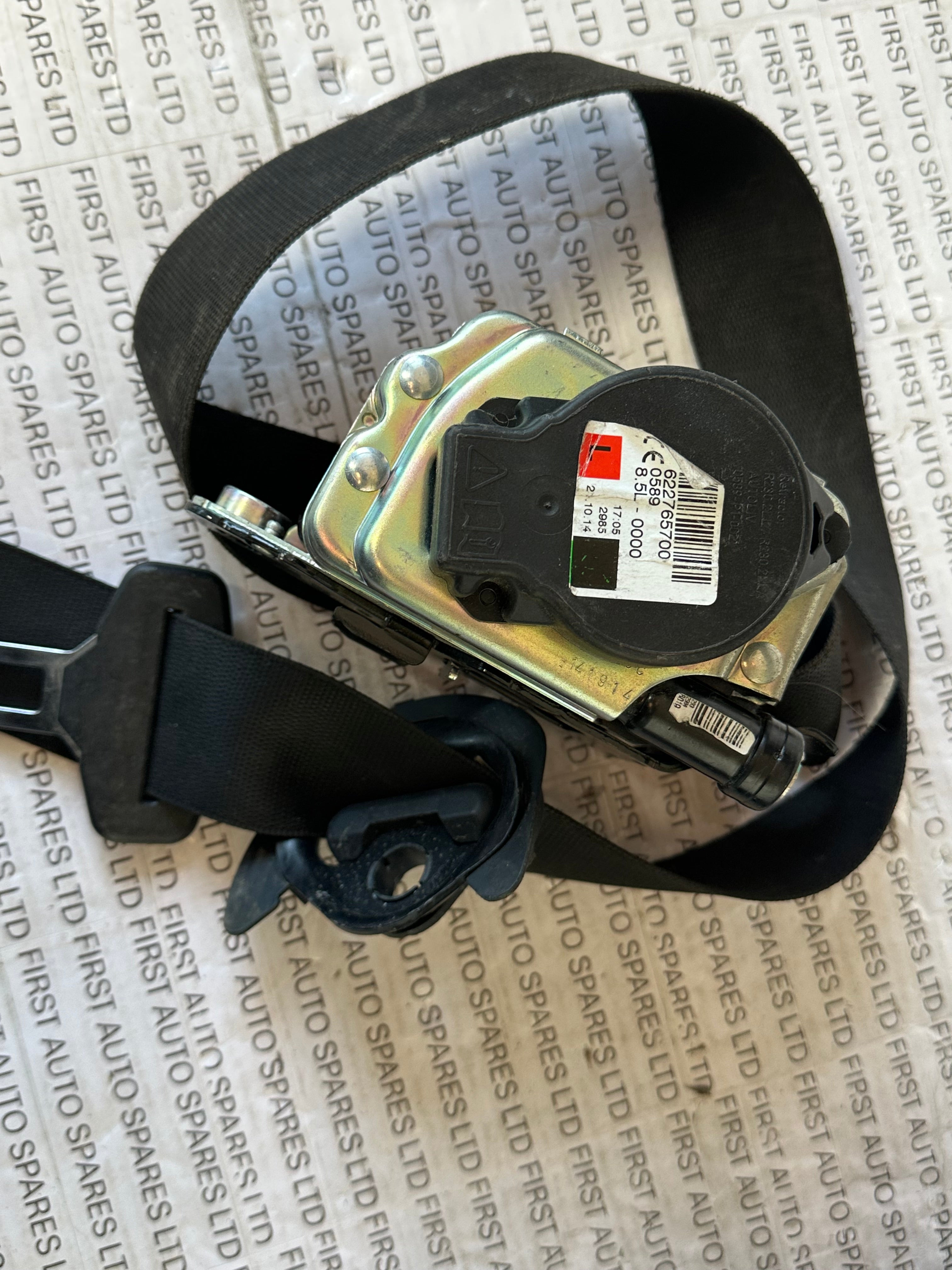 Mercedes W205 2017-On Front Left Seat Belt (8.5L-0000) - C-Class