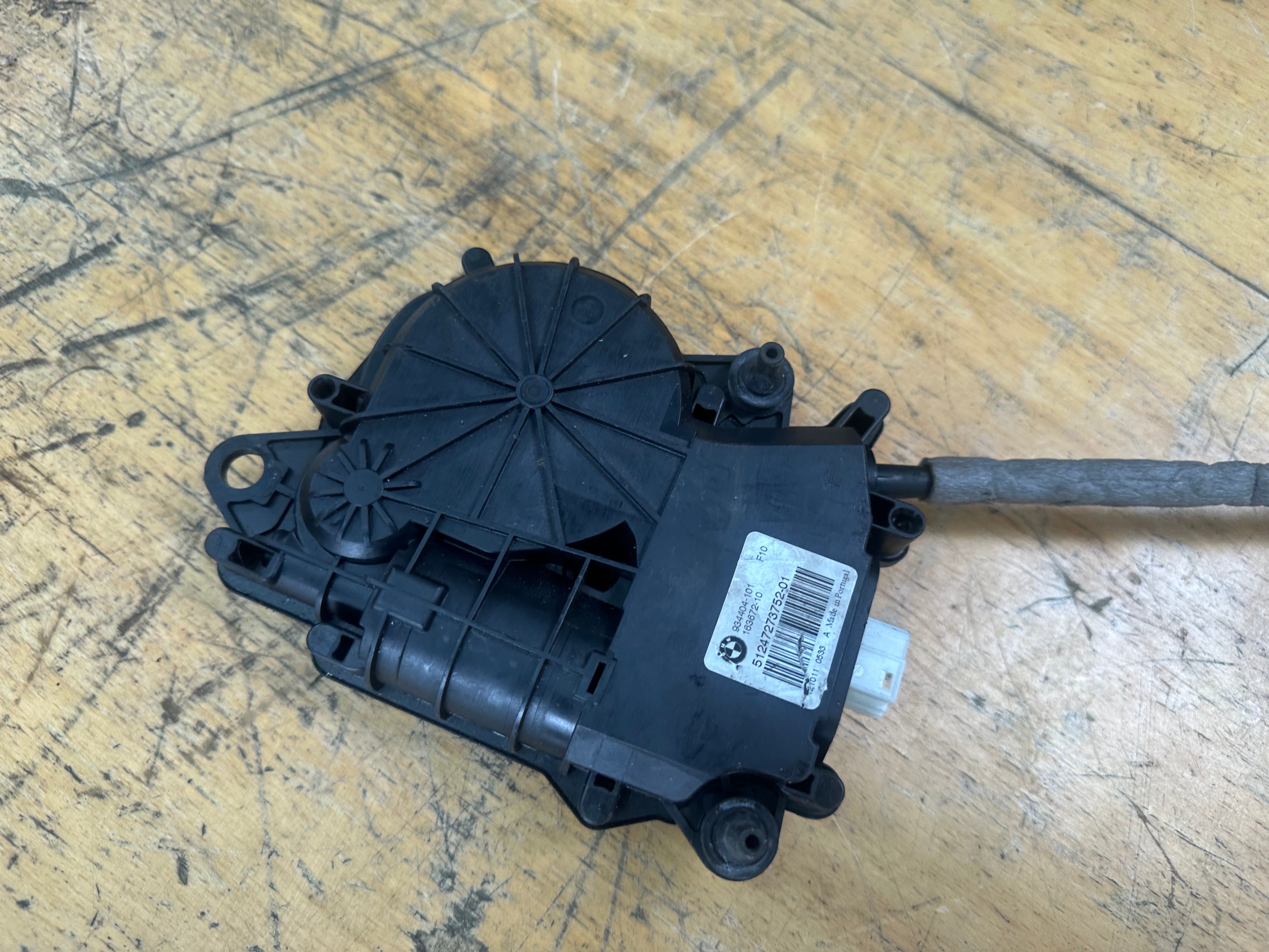 BMW M5 5 Series F10 Tailgate Boot Lock Catch Latch (934404-101) (163672-10)