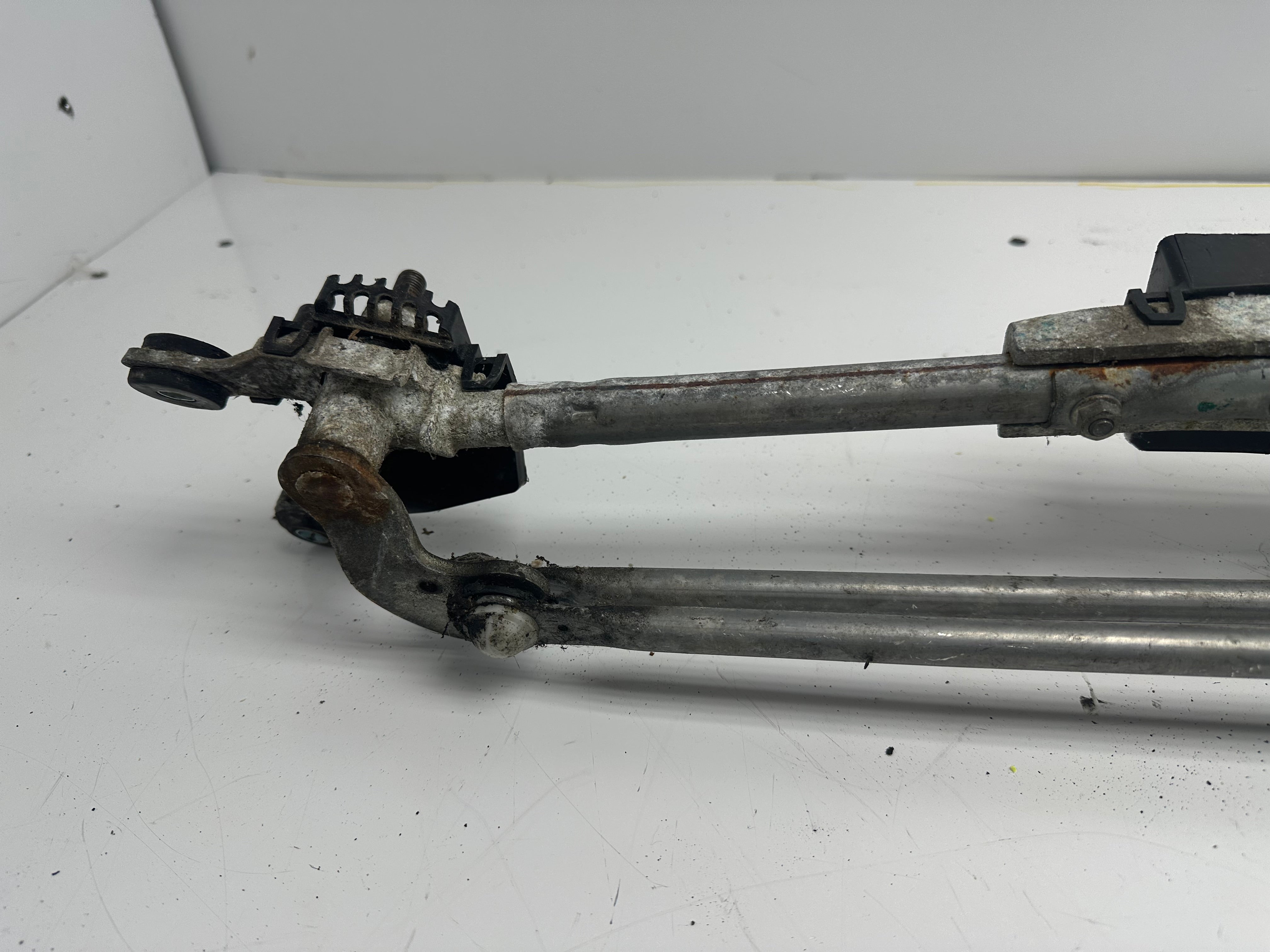 Mazda 2 2009 Front Wiper Motor & Linkage (DF80 9602B-092)