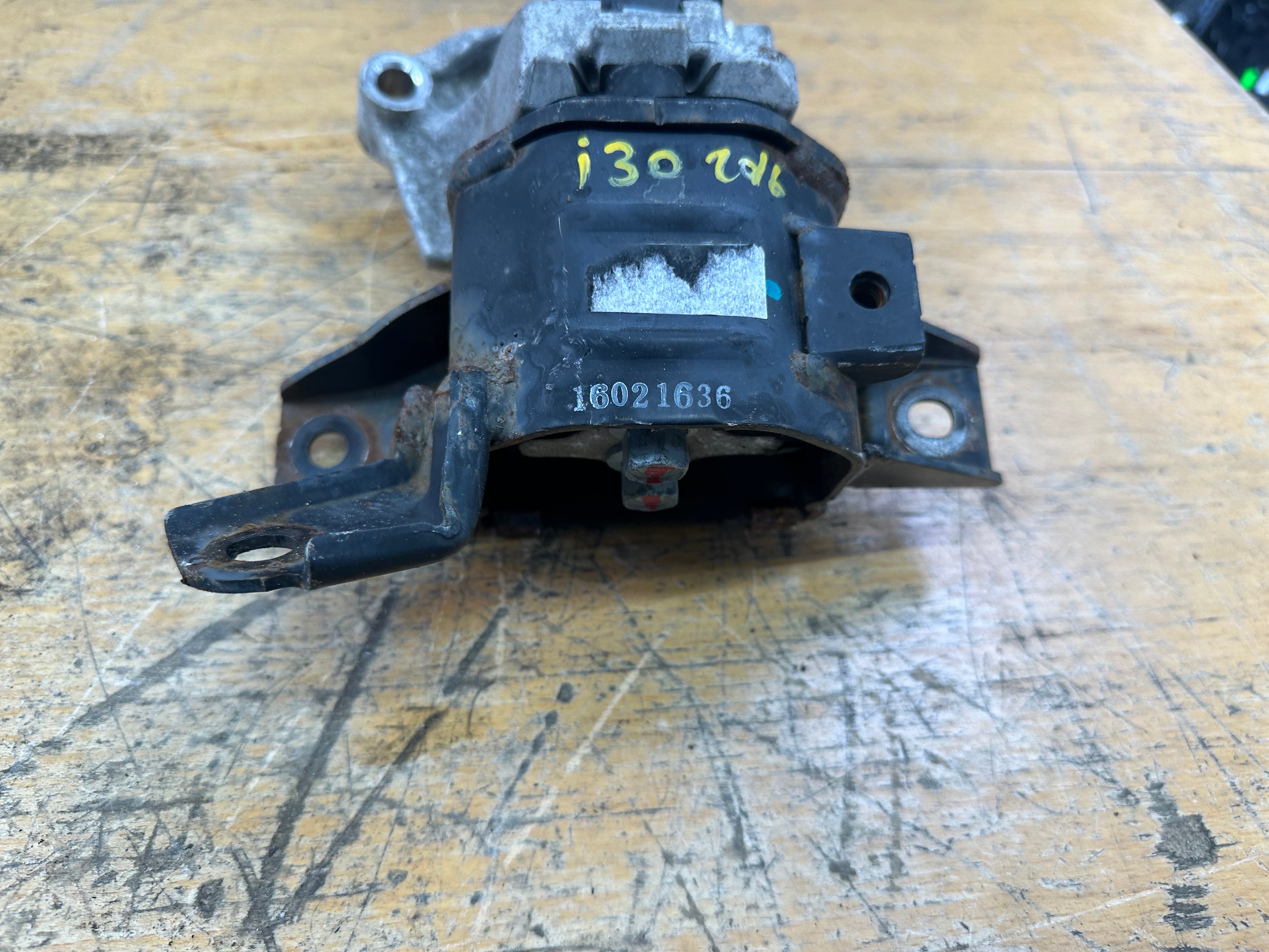 Hyundai i30 2016 & Kia Ceed 2017 Left Passenger Engine Mount 1.6 (21832-A5400)