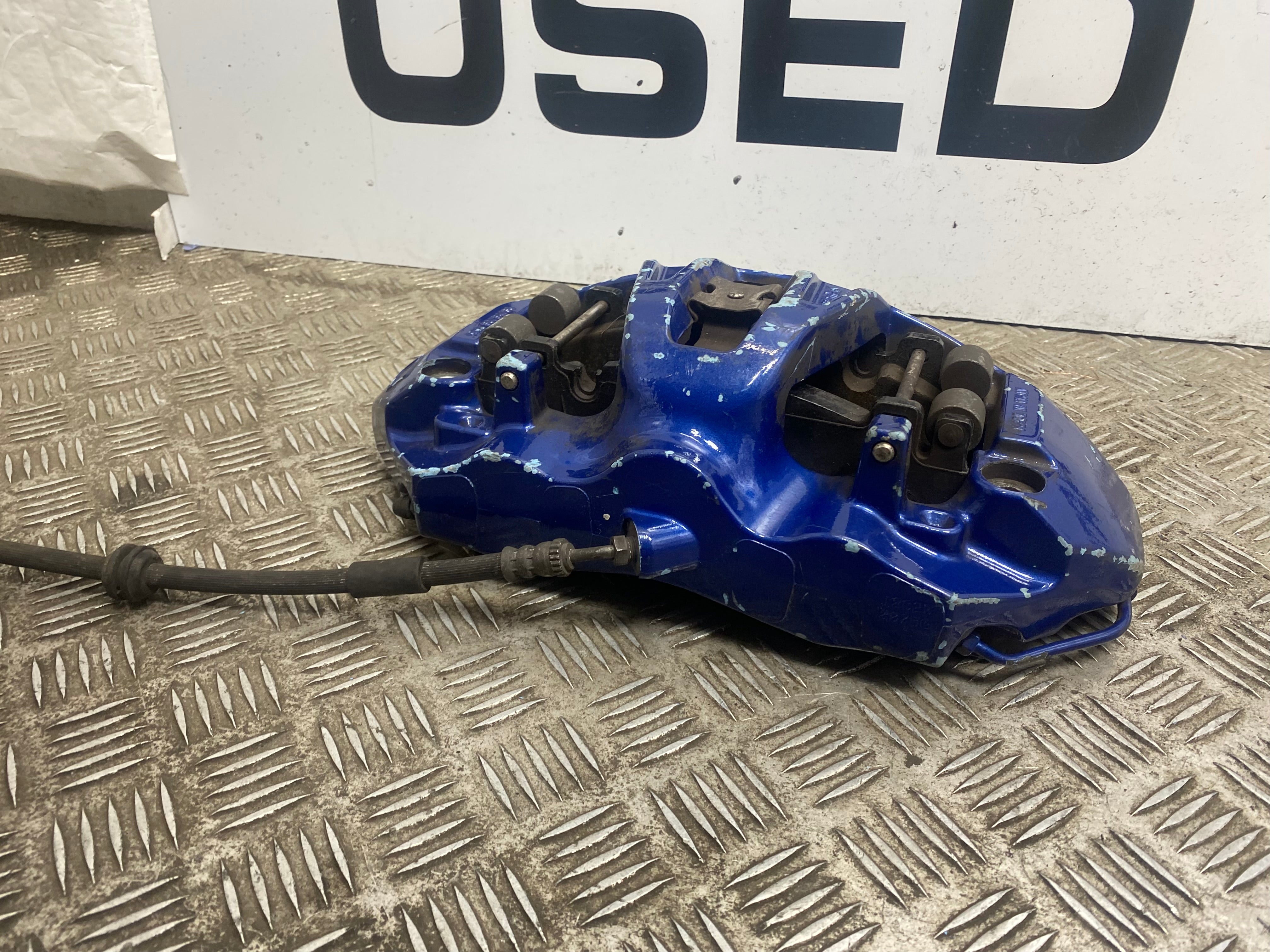 BMW Blue Brembo Front Left Side Brake Calipers – M5 / M6 – 30/34/36