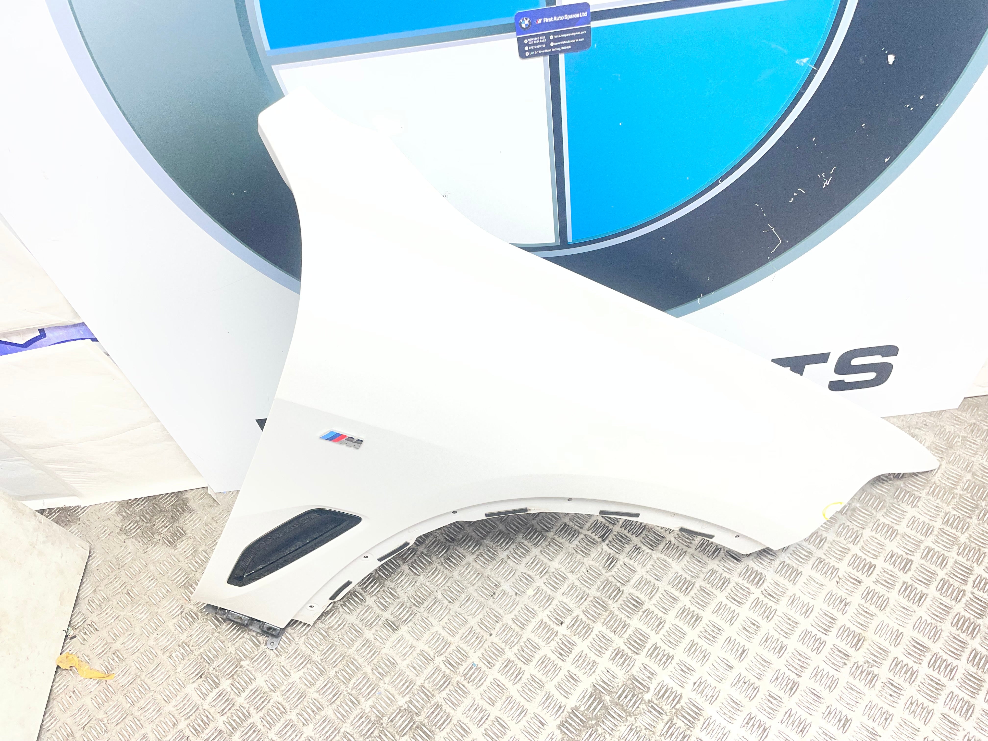BMW X5 G05 Front Right Driver Side Fender Wing – 2018–Present (Cut marked by Yellow Circle)