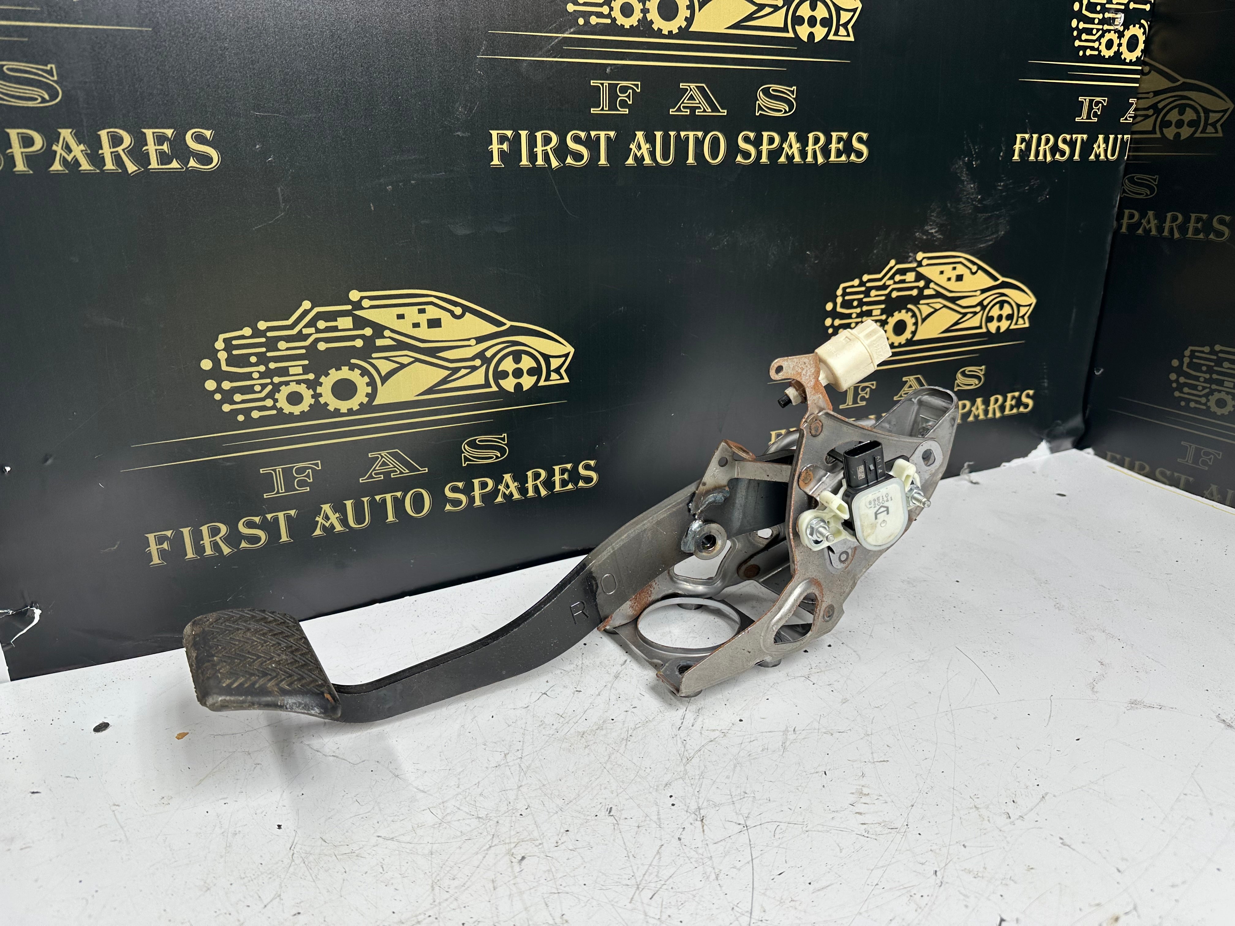 Toyota Prius Plus 2012-2017 Hatchback Brake Pedal and Sensor (89510-20041)