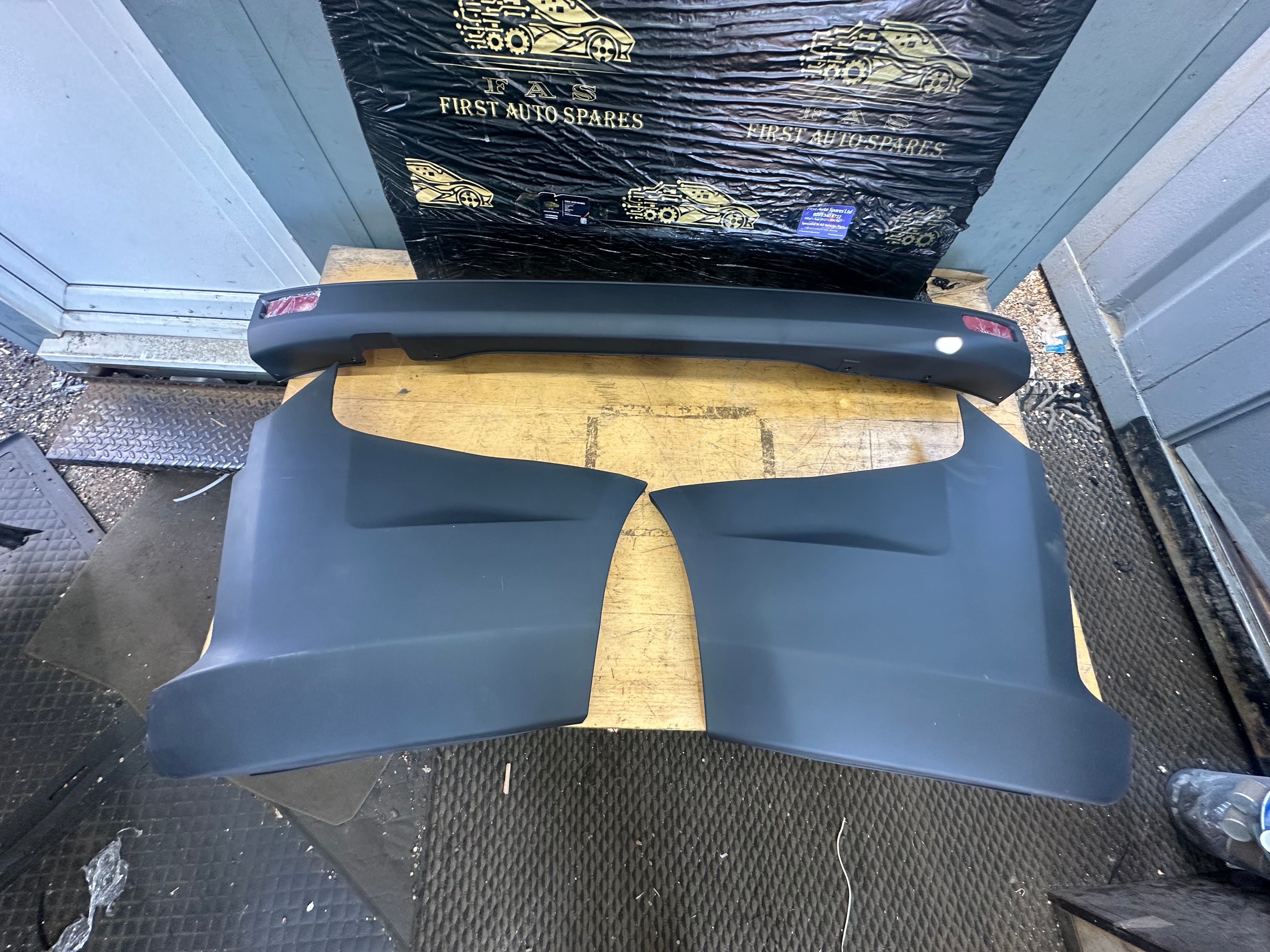 Ford Transit Custom 2014–2023 Rear Complete Bumper (In 3 Pieces)