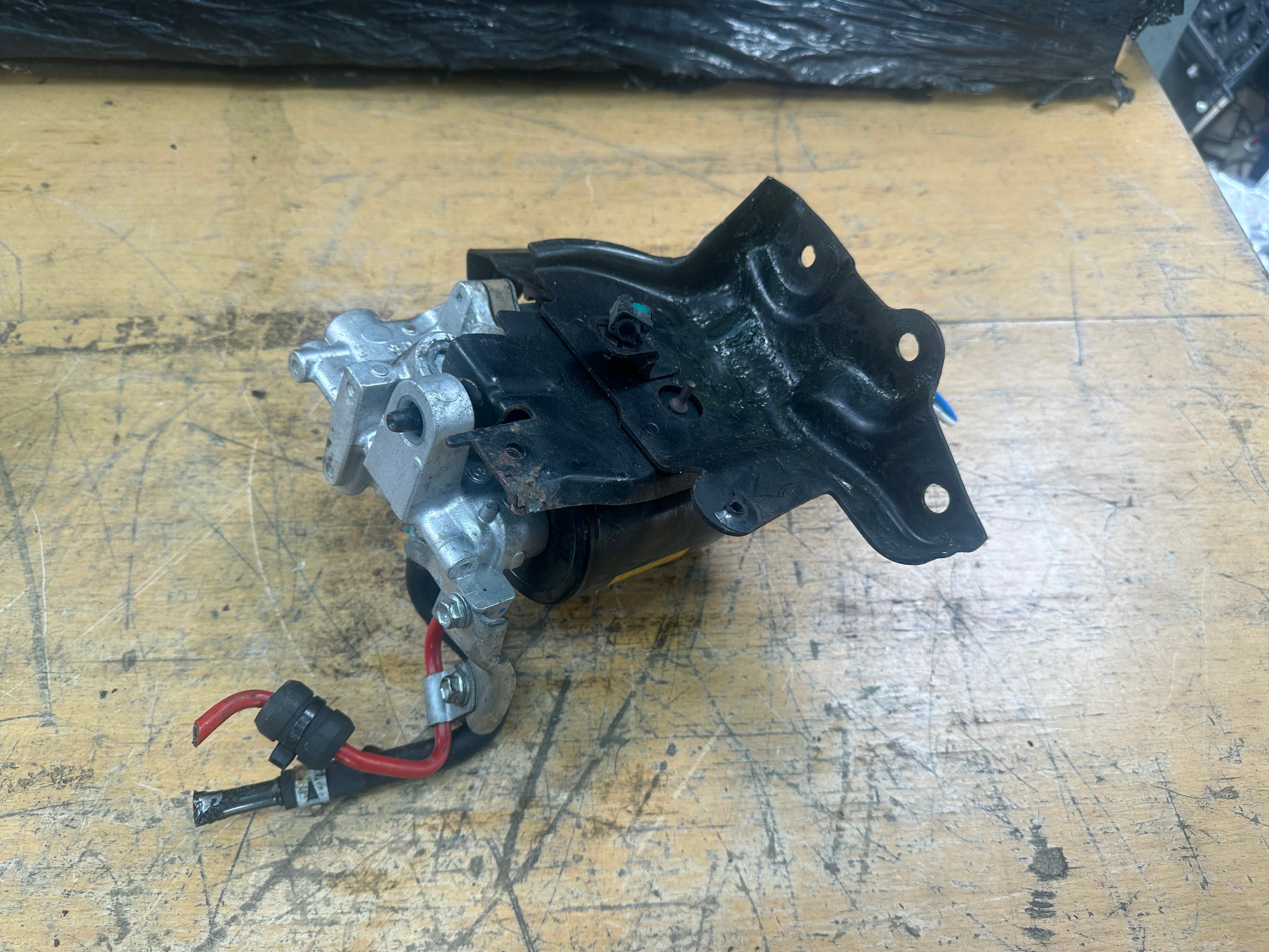 Toyota Auris 2010-2019 1.8 ABS Pump Brake Booster Actuator (47070-12010)