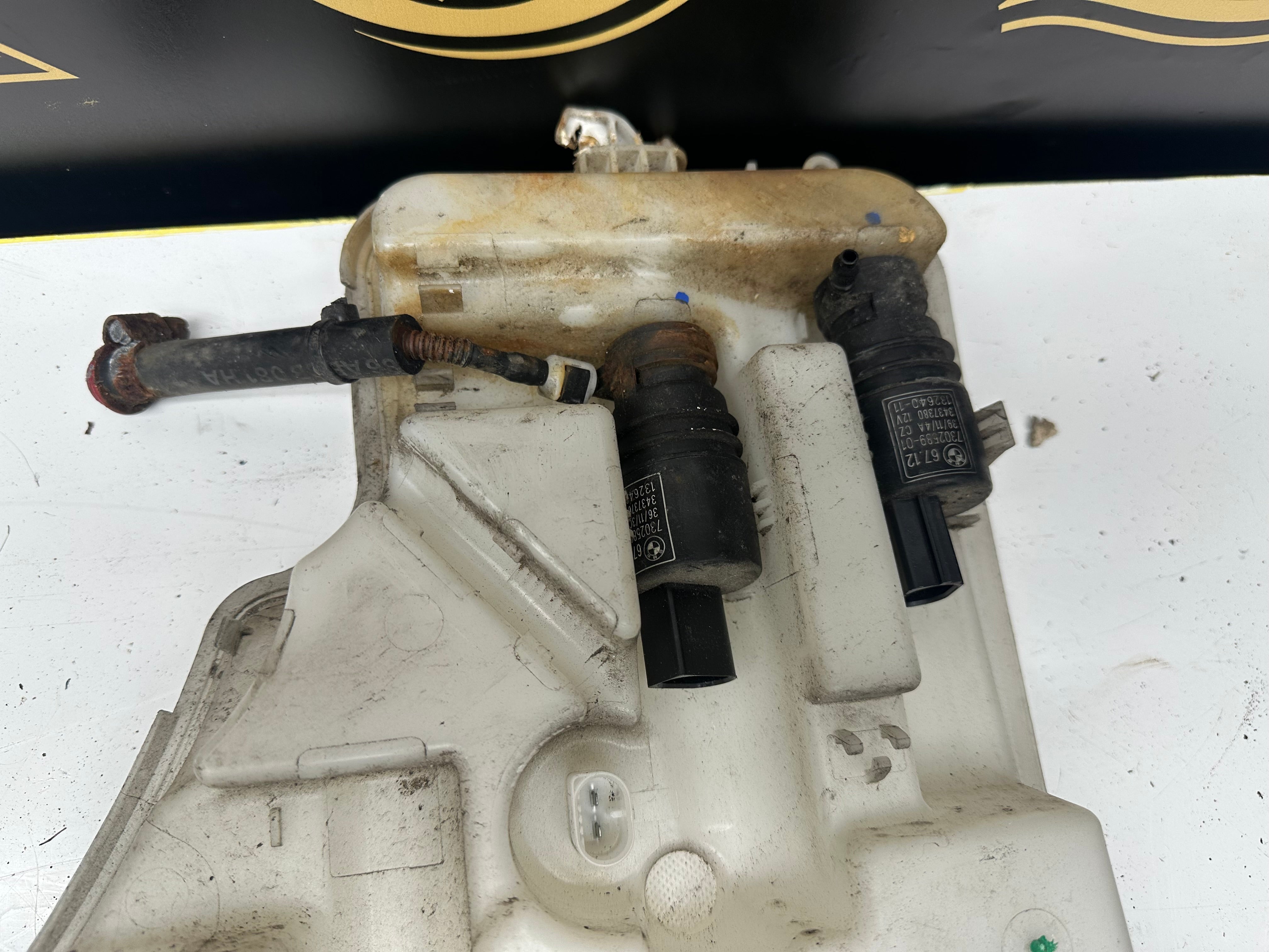 BMW 1 Series F20 2013 118D Windscreen Washer Bottle Fluid Reservoir (7241673-07)