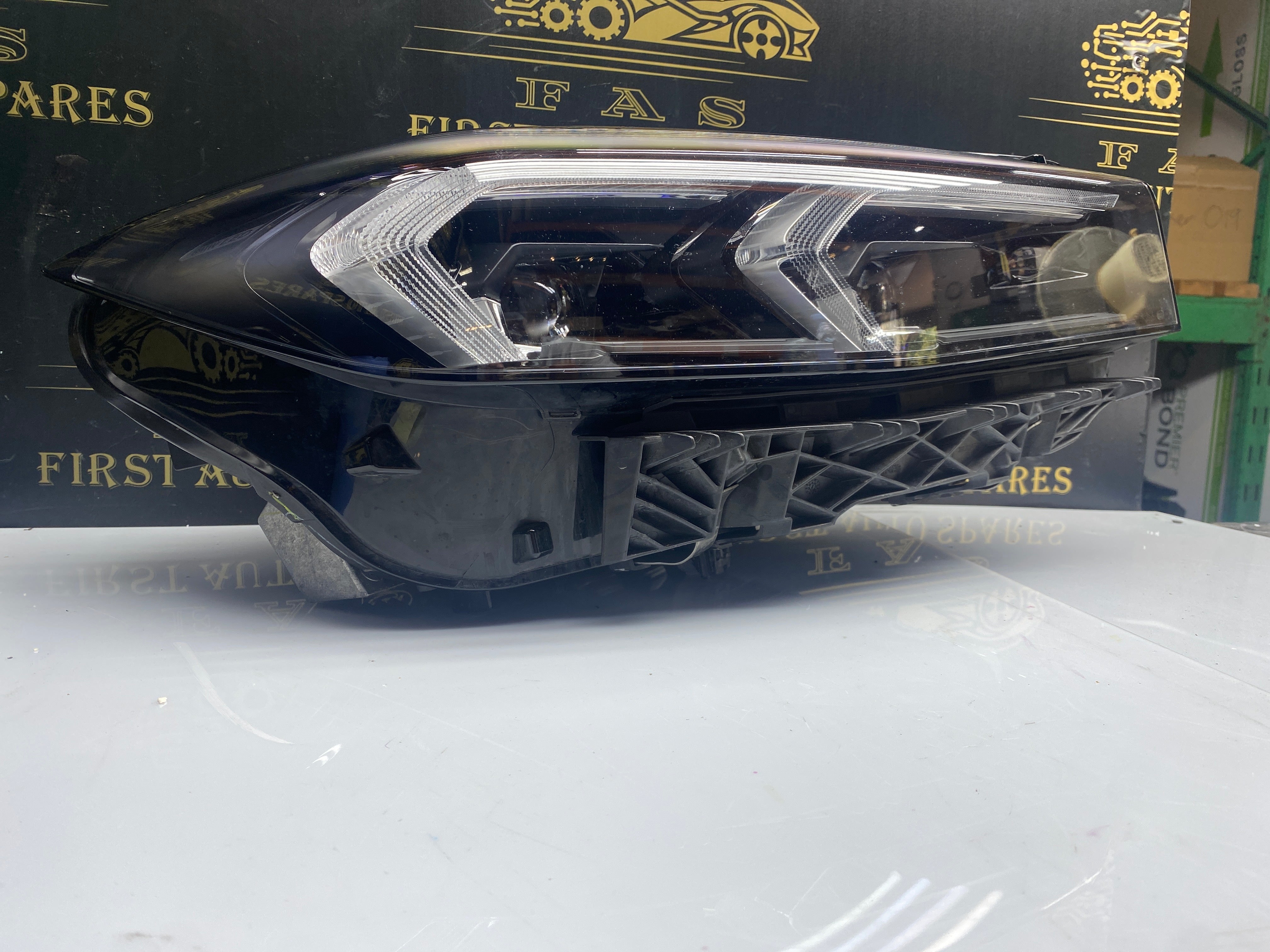 BMW 3 Series G20 LCI LED Right Headlight 2022–Present (7886662-05)
