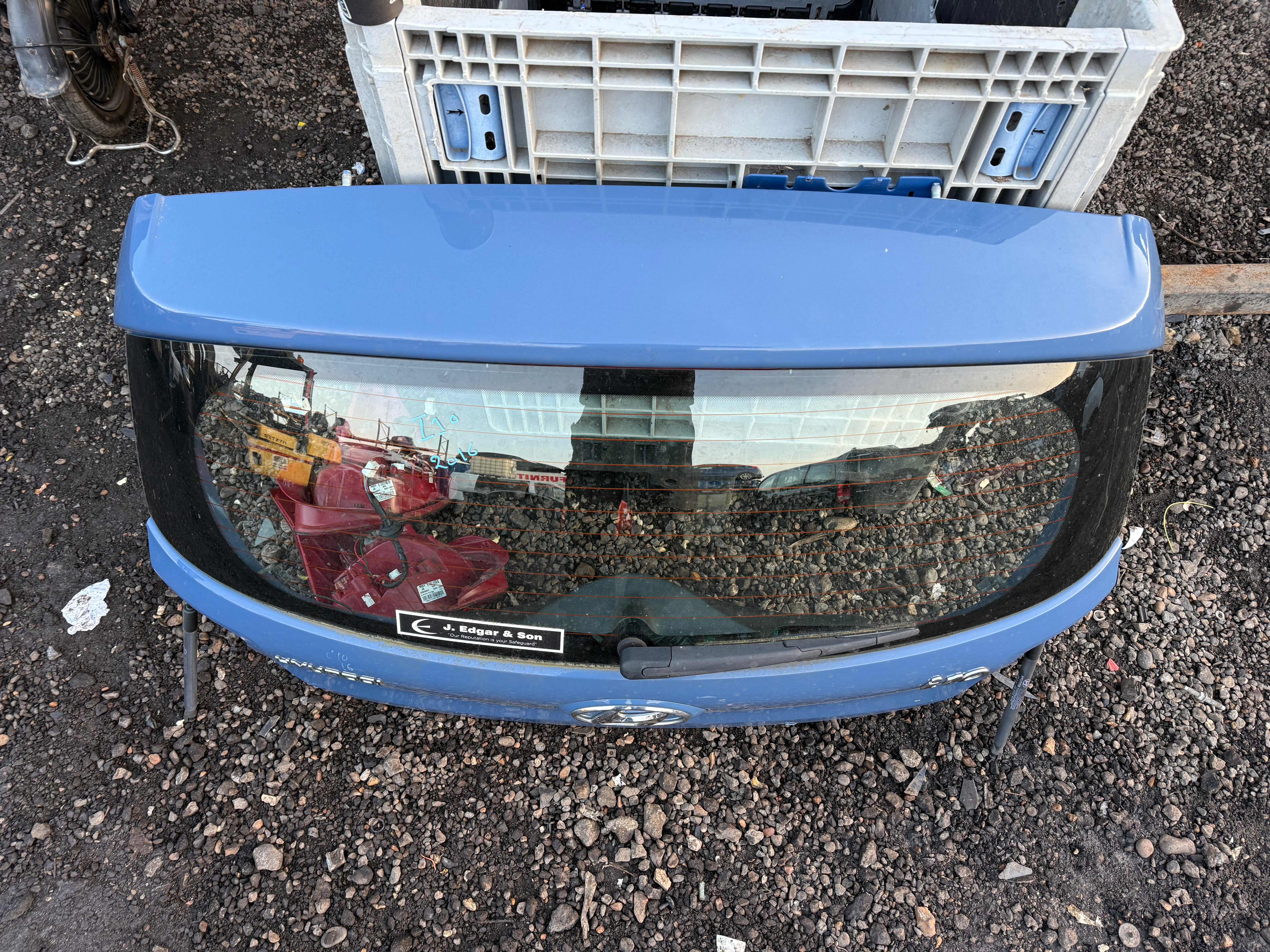 Hyundai i10 2016 Tailgate in Blue Colour