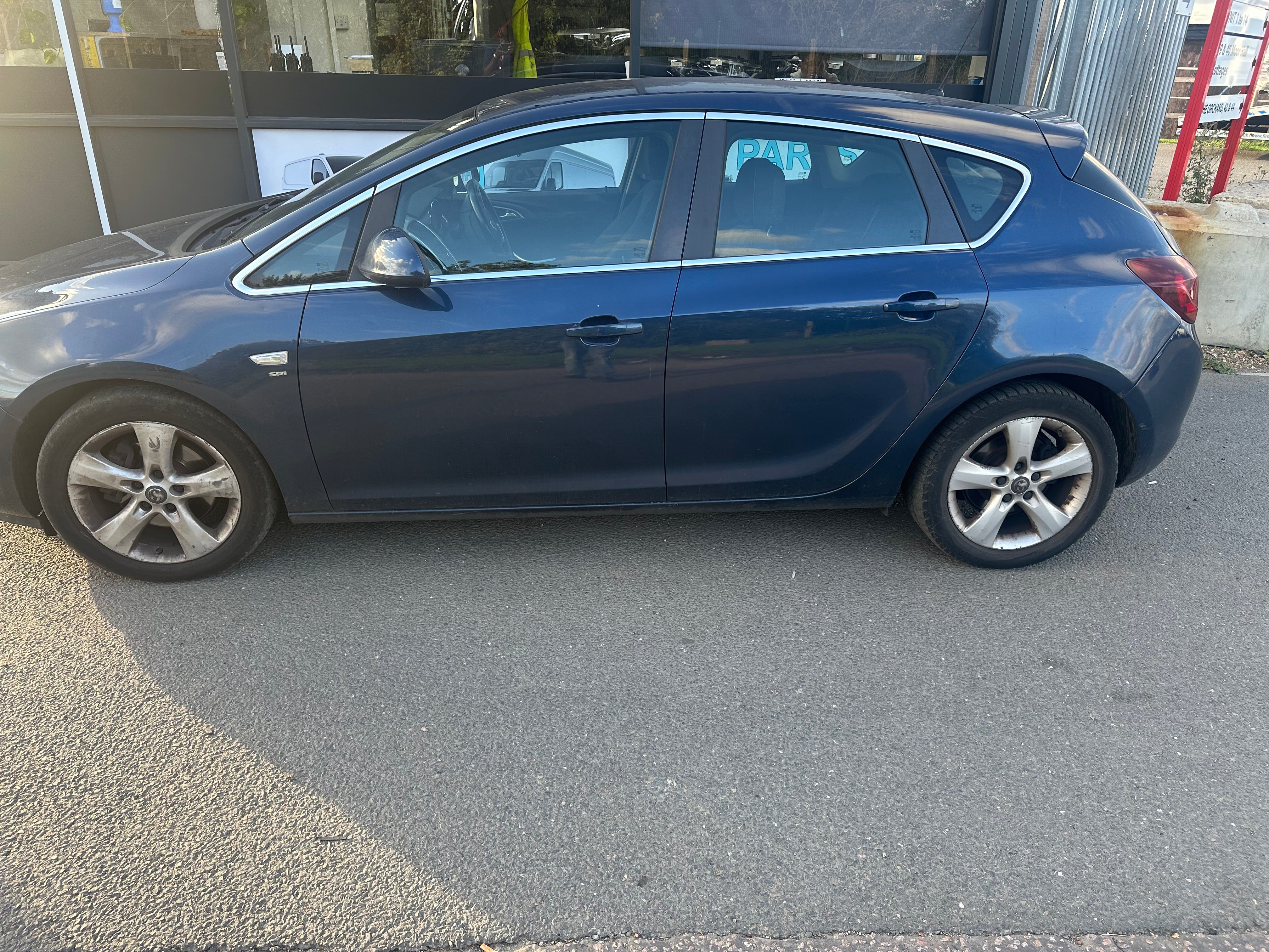 Vauxhall Astra SRi CDTi 2010 For Parts or Full Vehicle Sale (Price For A Wheel Nut Only)