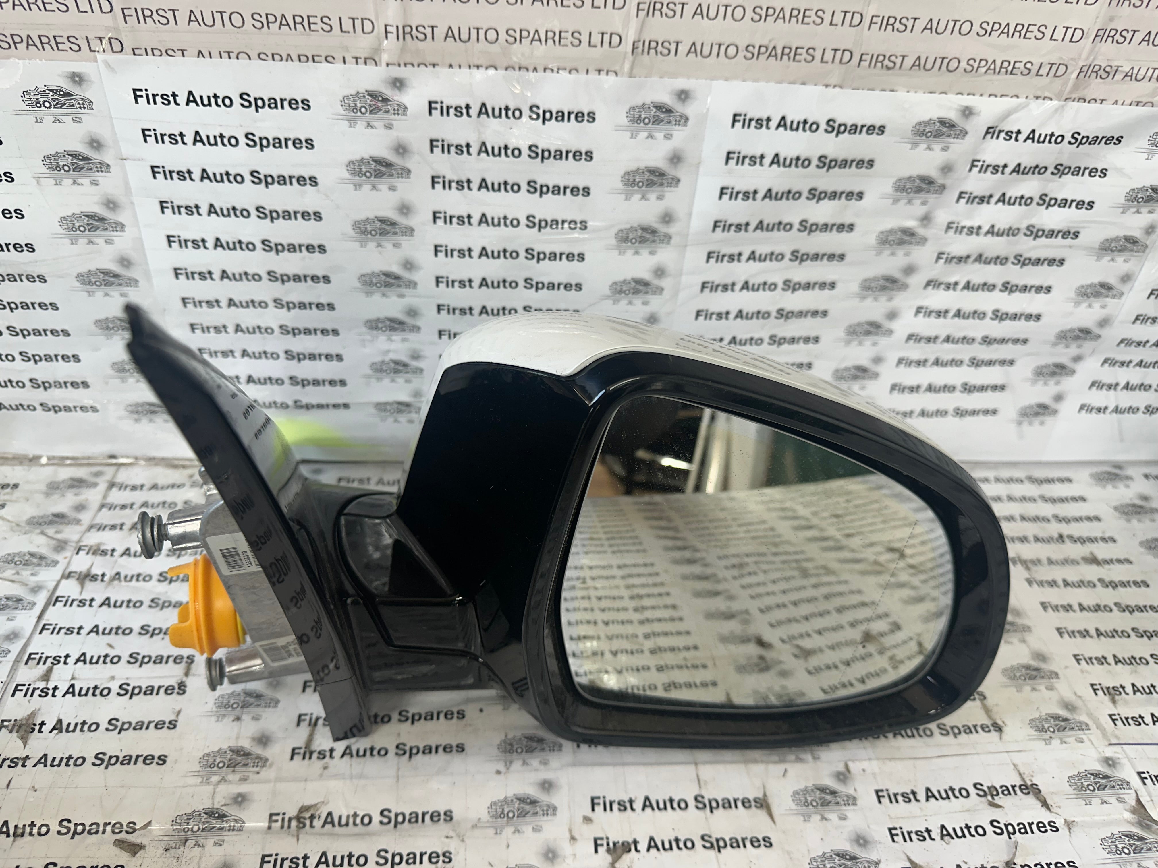 BMW X5 F15 White Right Wing Mirror 5 Pin Power Folding (698002AA)