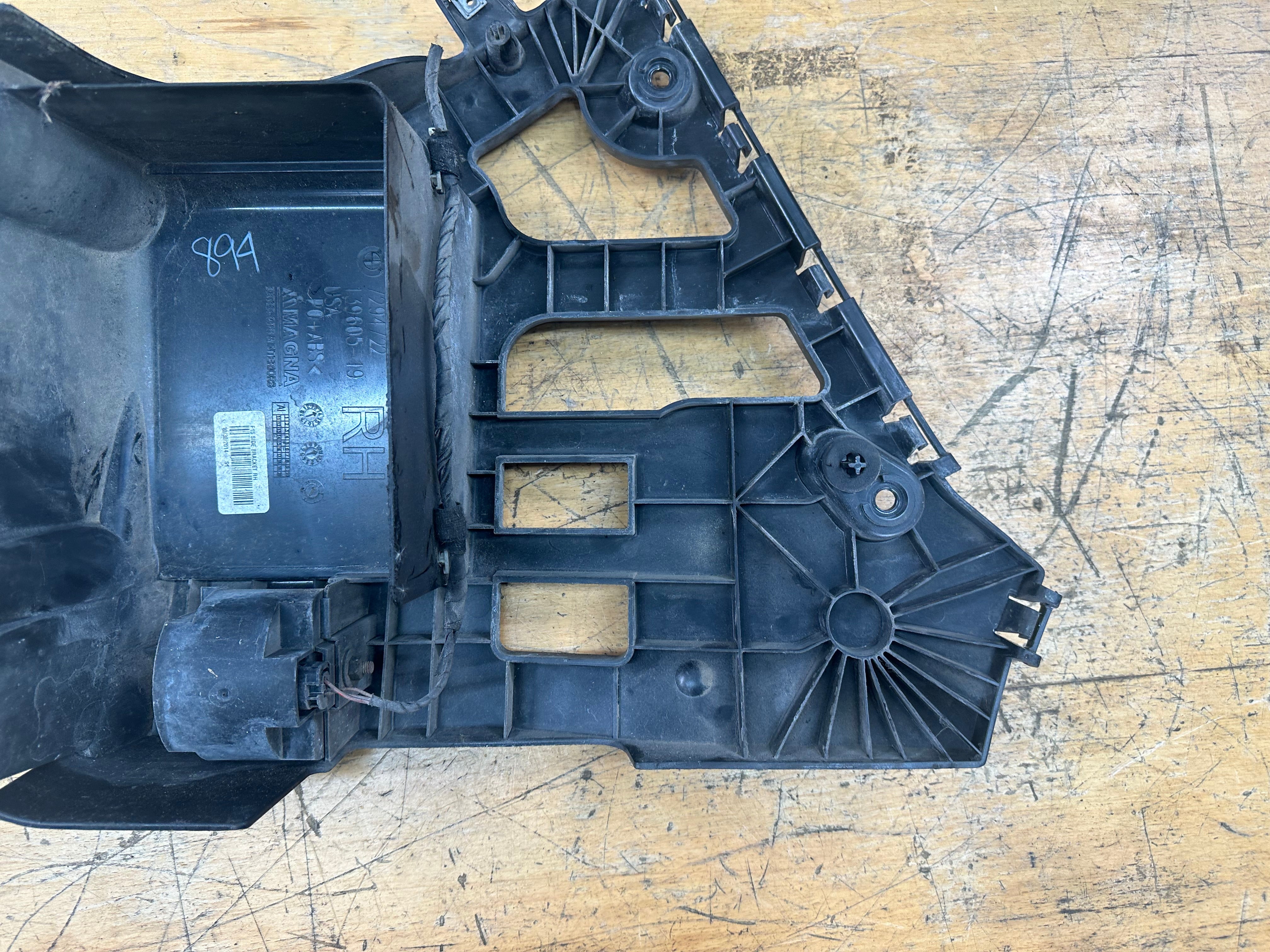 BMW X5 Series F15 Rear Bumper Bracket Right Driver Side (7294722) (139605-19)