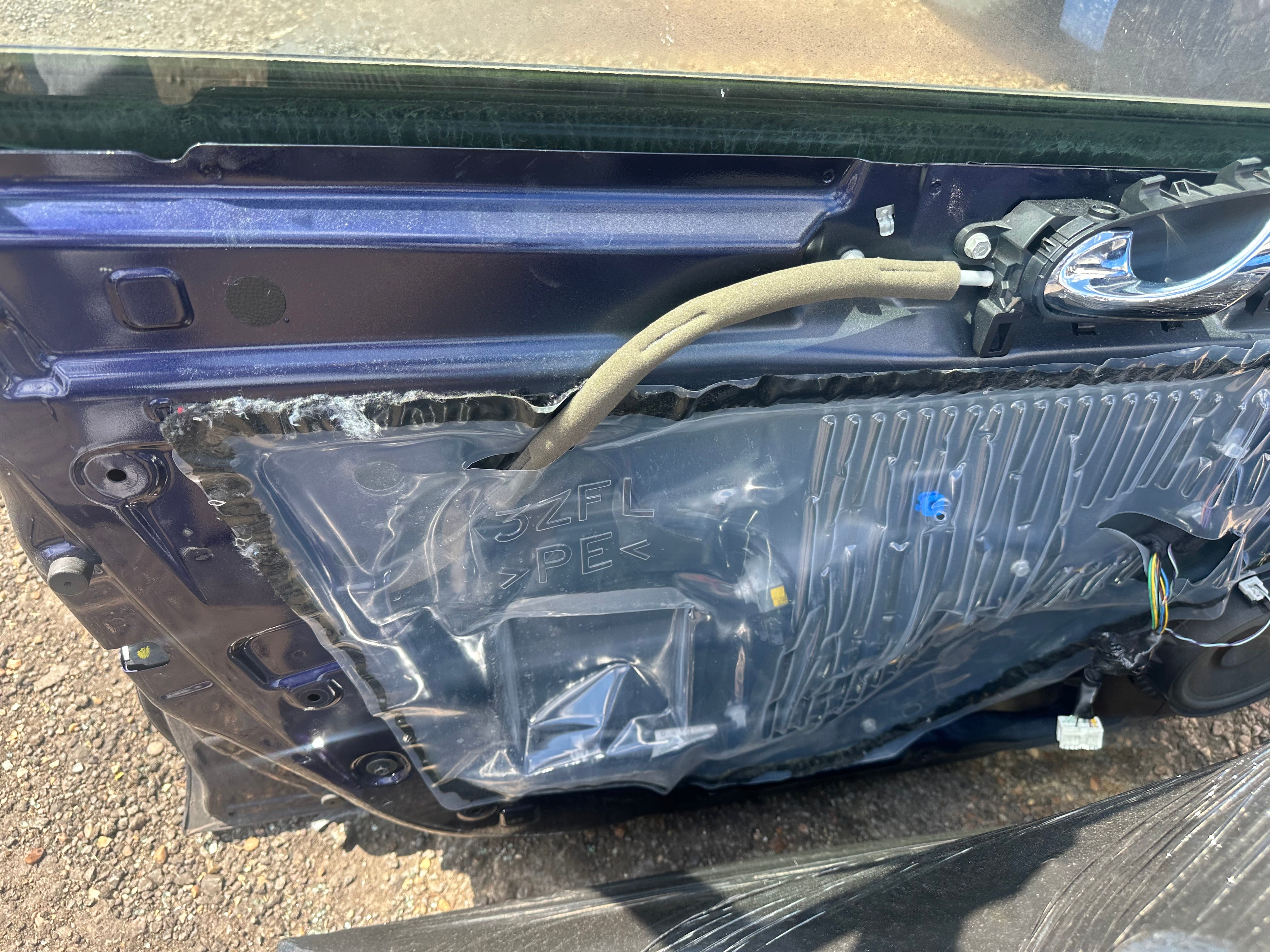 Nissan Pulsar 2014–2018 N/S/F Left Front Door – Colour Code: RBR (Blue)