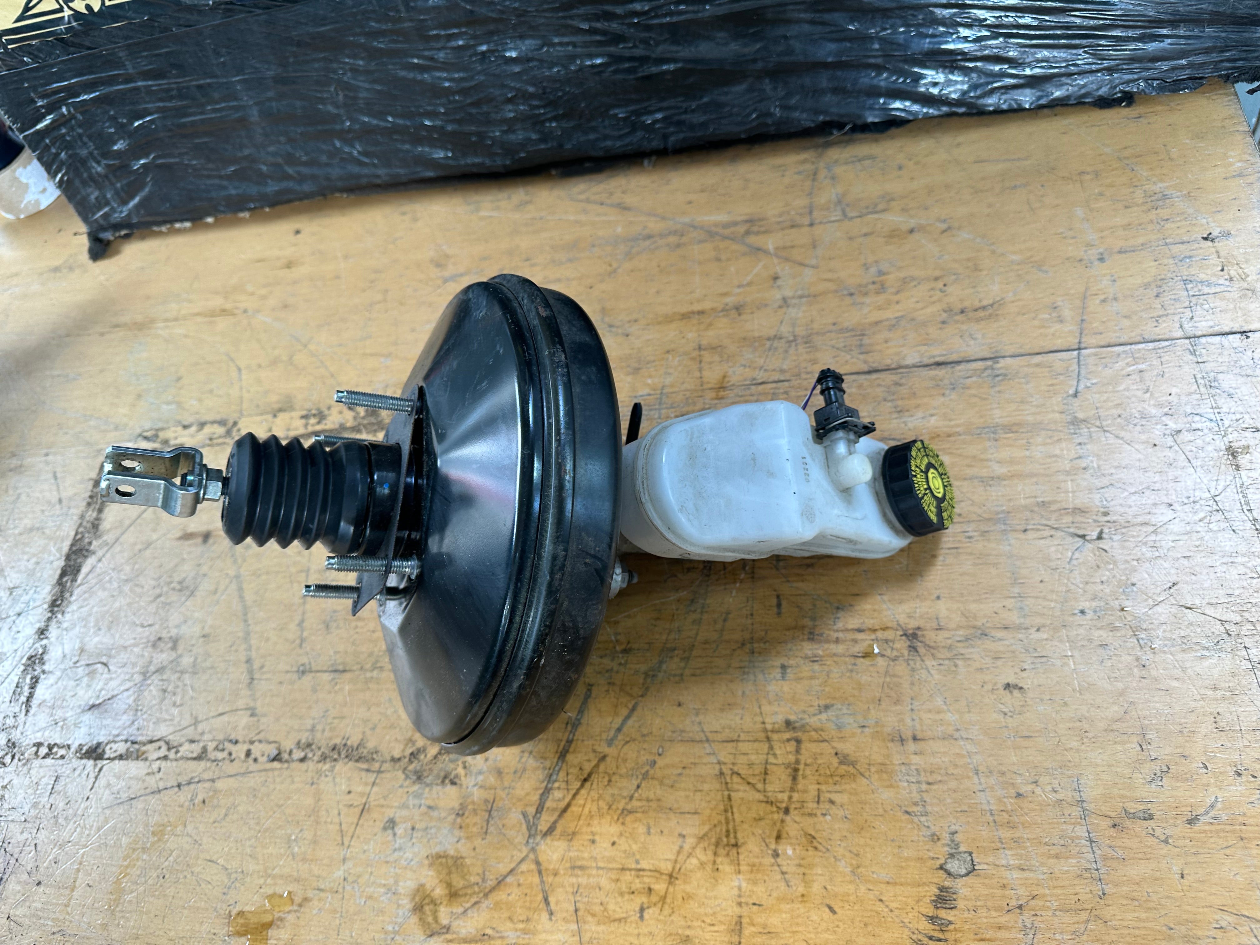 Toyota Aygo MK2 2020 Brake Servo & Master Cylinder (47200-0H110)