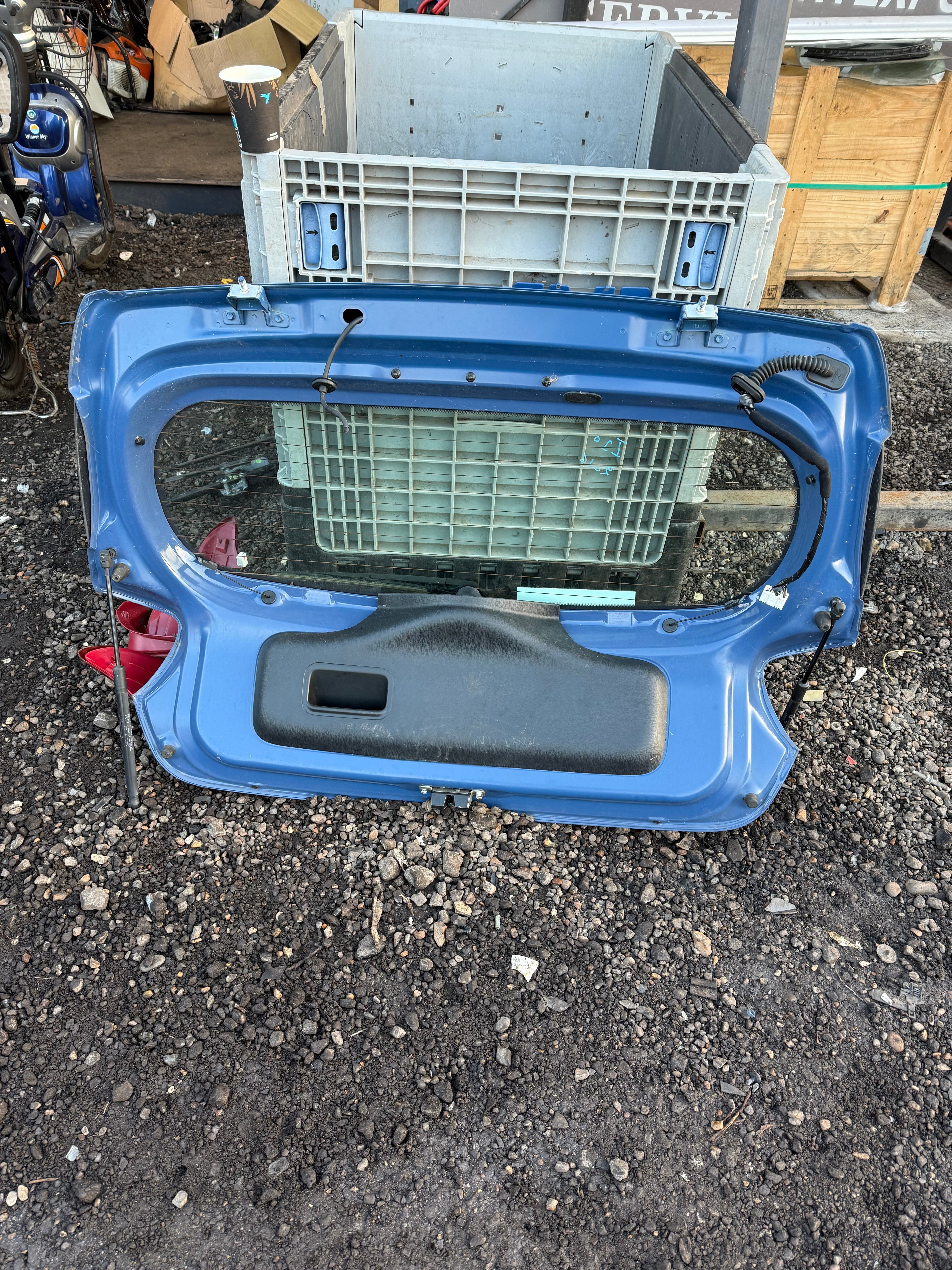 Hyundai i10 2016 Tailgate in Blue Colour