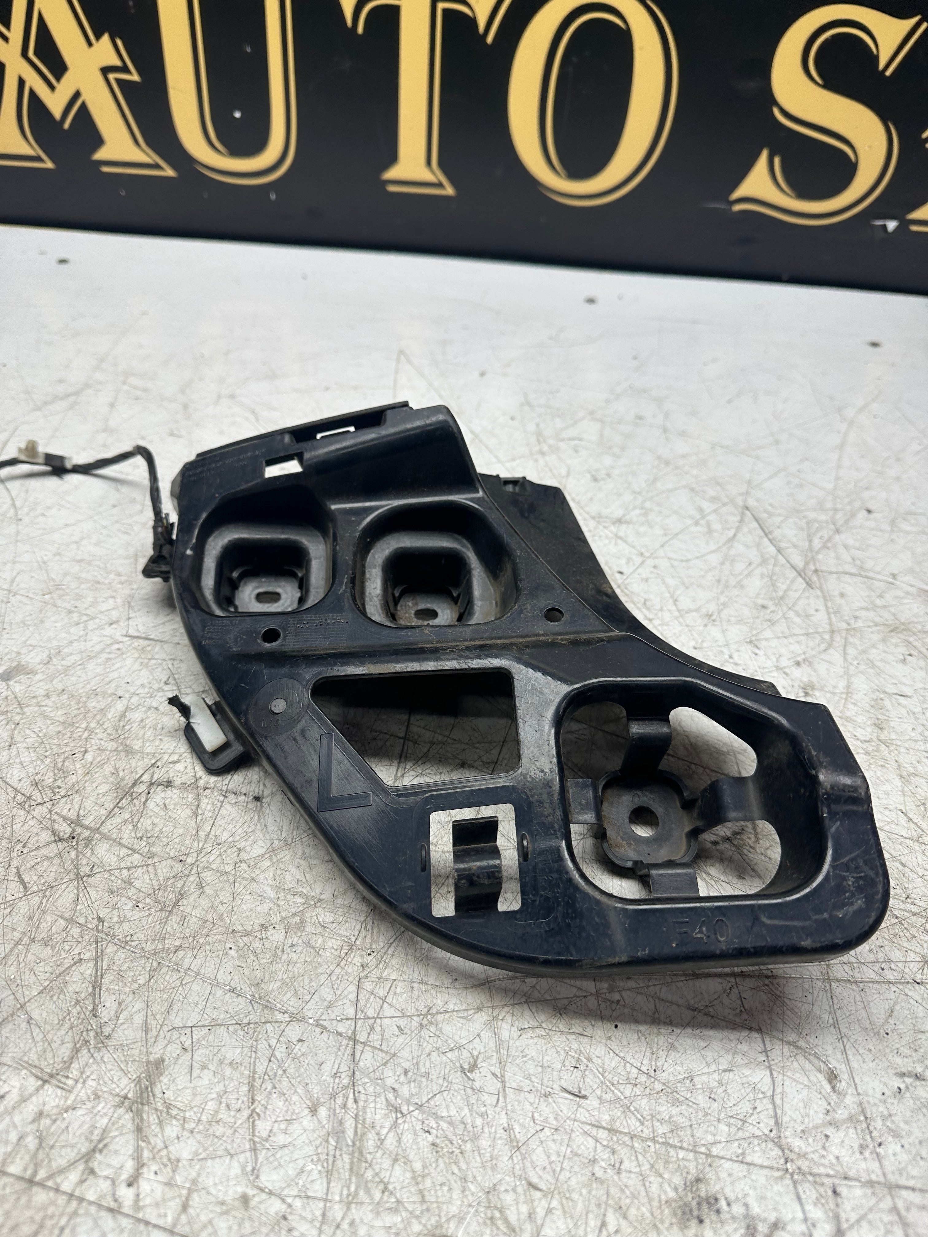 BMW 1 Series F40 M-Sport Front Bumper – Left Side (21163611)