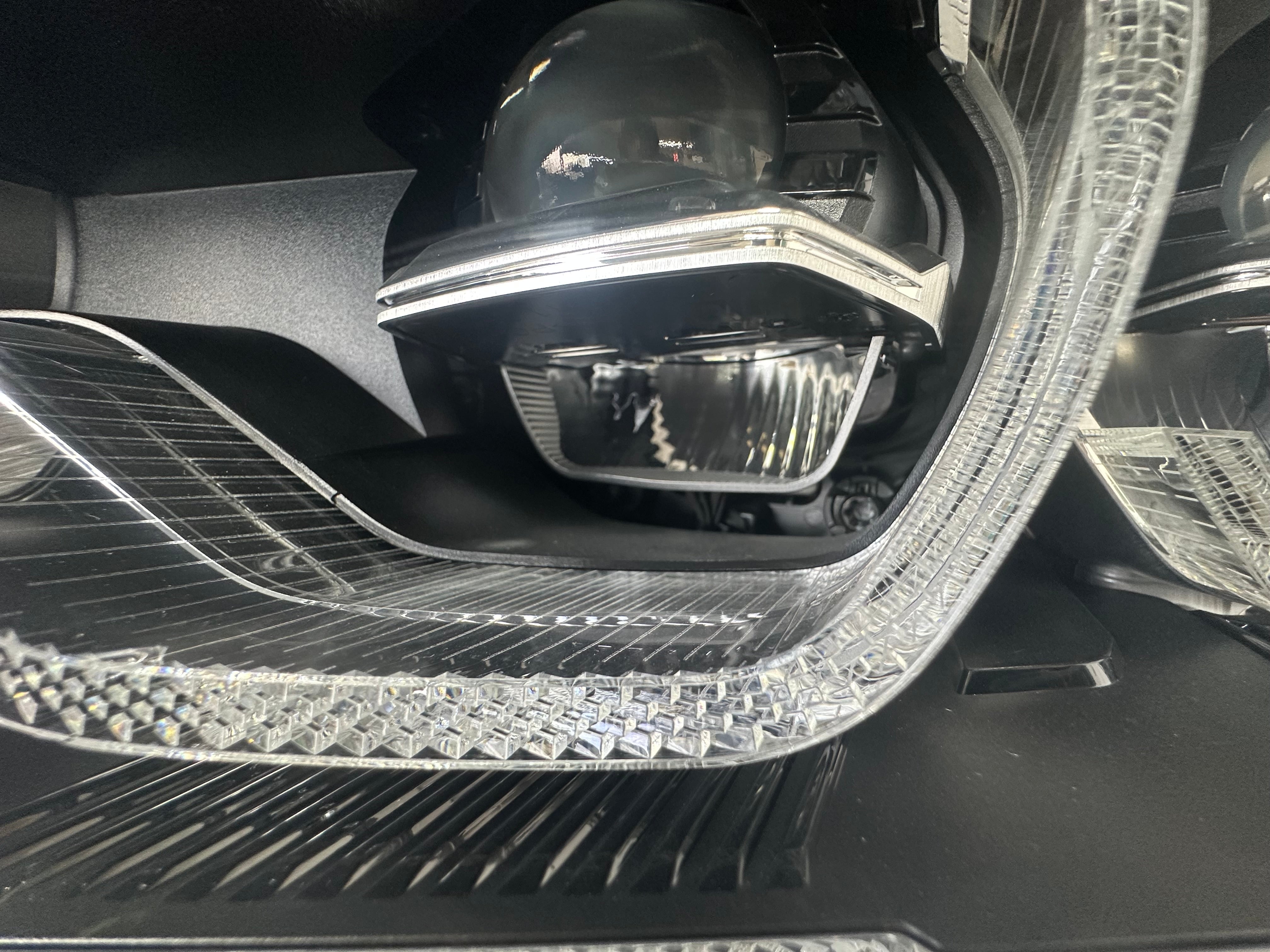 BMW 5 Series G30 G31 Adaptive LED Headlight Left (7439209-01)