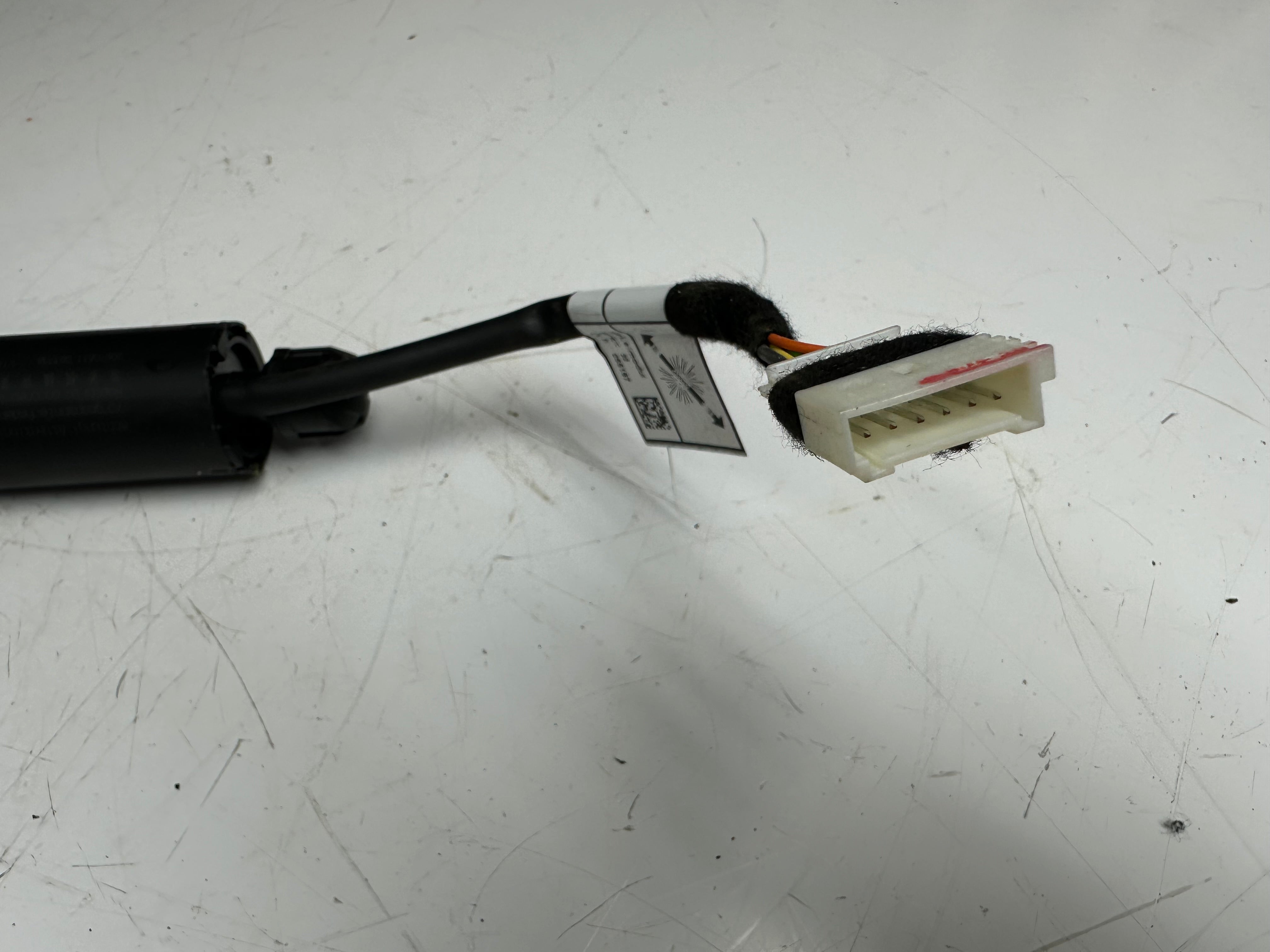 BMW 3 Series G20 G21 G28 L/R Tailgate Gas Strut (7453413-10) (C86009-106)
