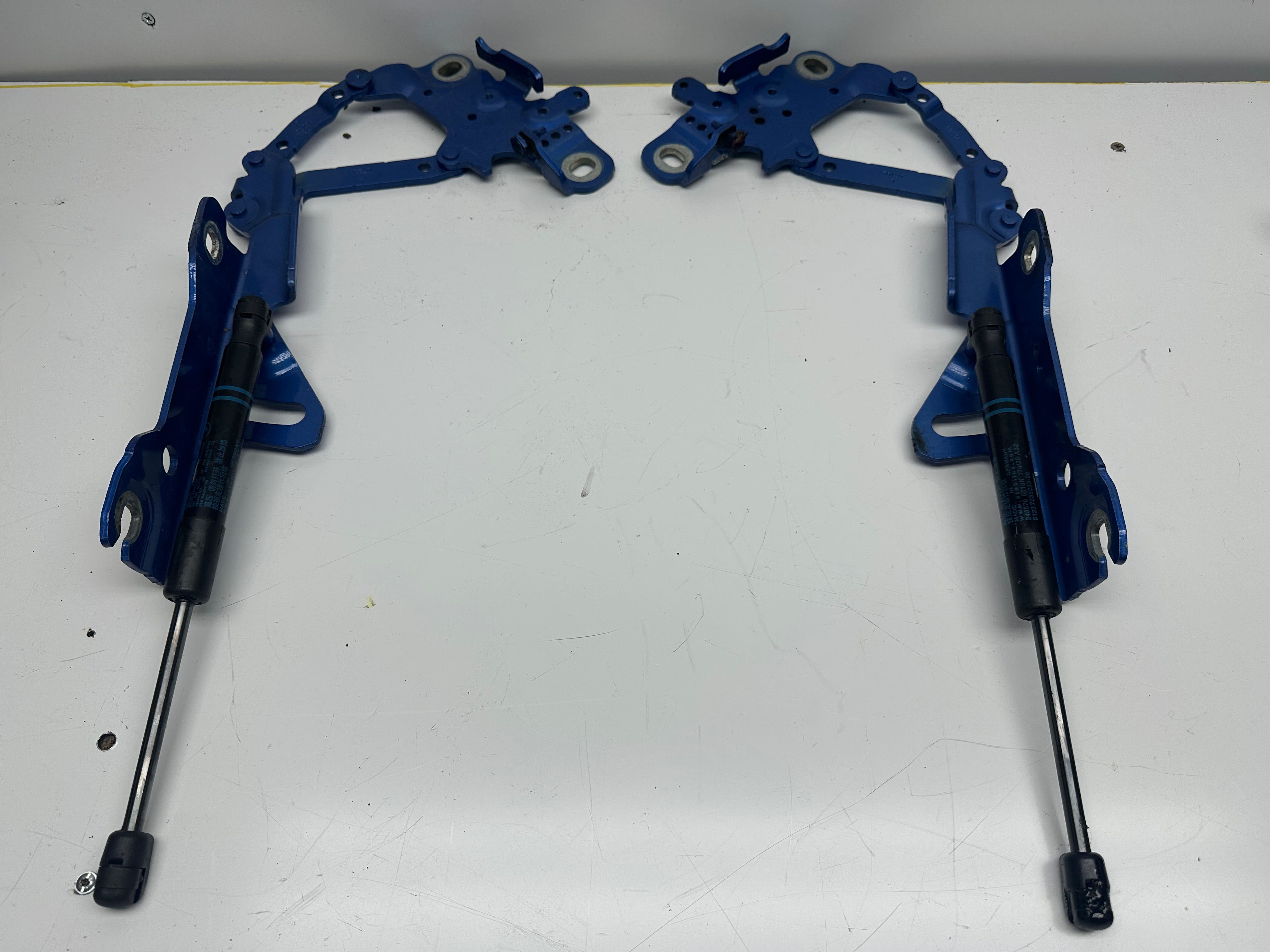 BMW 1, 2, 3 & 4 Series Bonnet Hinges Pair (7335700) (7336699) (139896 10)