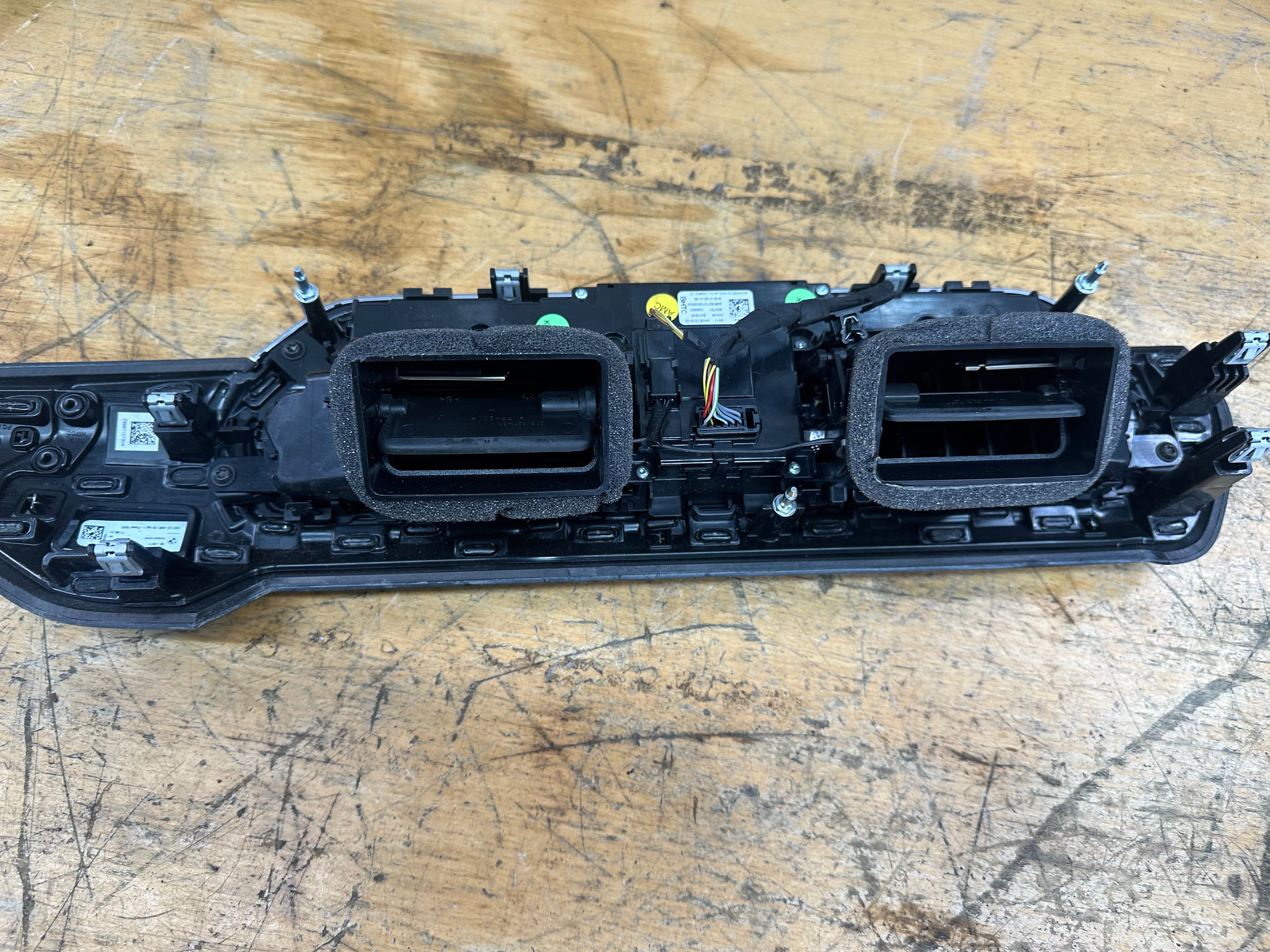 BMW X3M / X4 Series G01 G02 Air Vent Grill – AC Climate Control Panel (9855409)