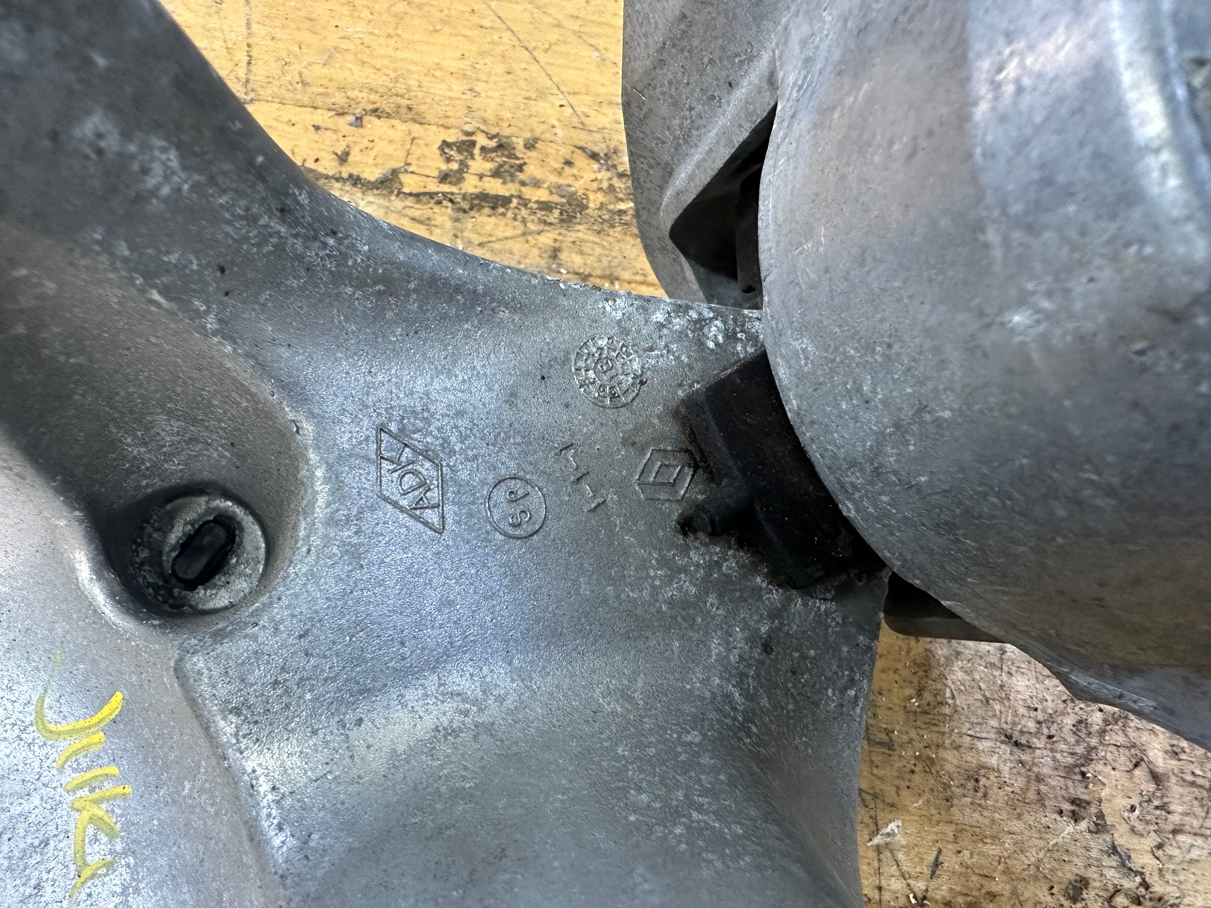 Nissan Juke MK2 2019–2023 Right Driver's Side Engine Mount Bracket