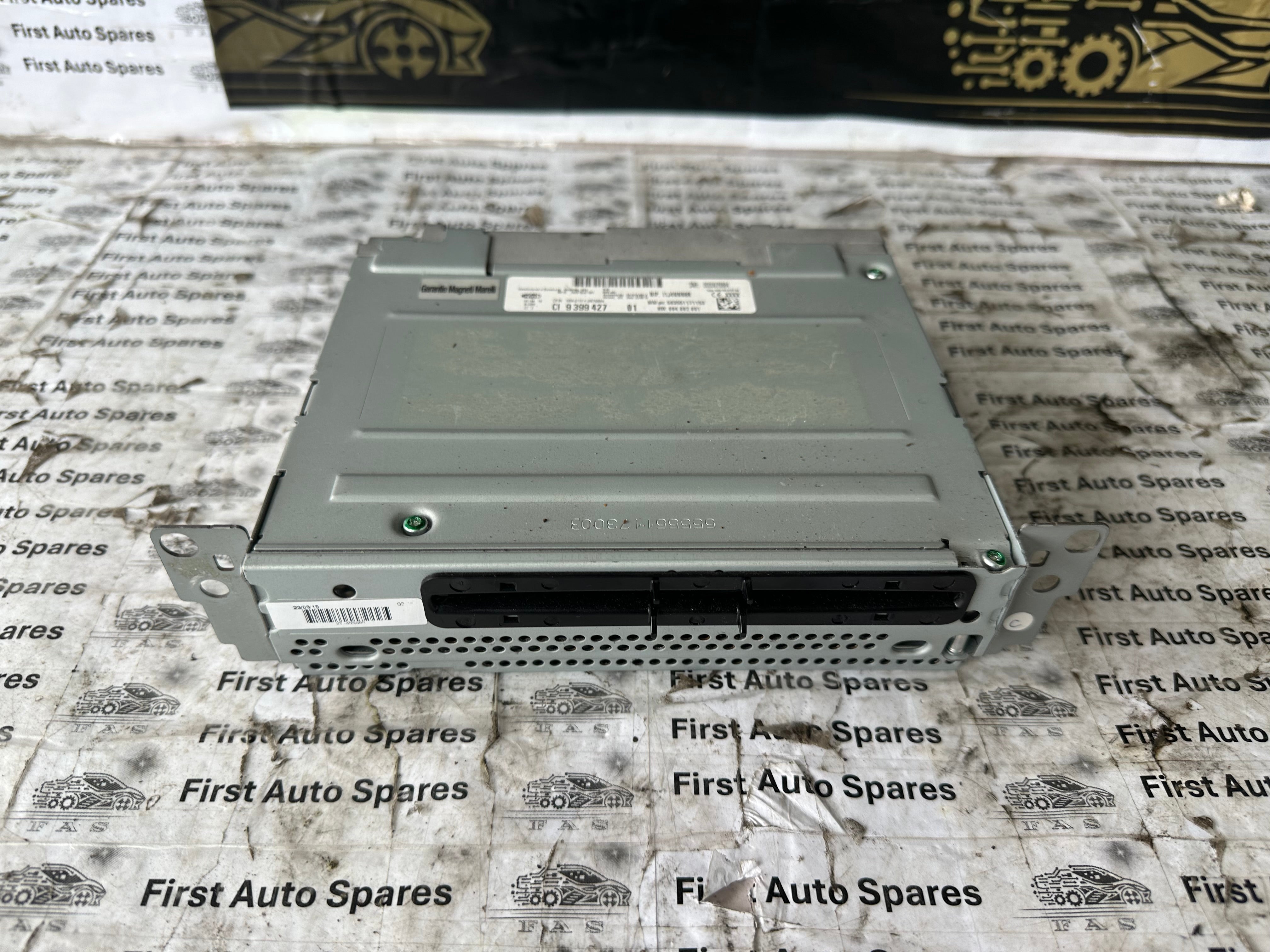 BMW GPS Stereo Radio CD Head Unit 1 2 3 4 Series (9399427 01)