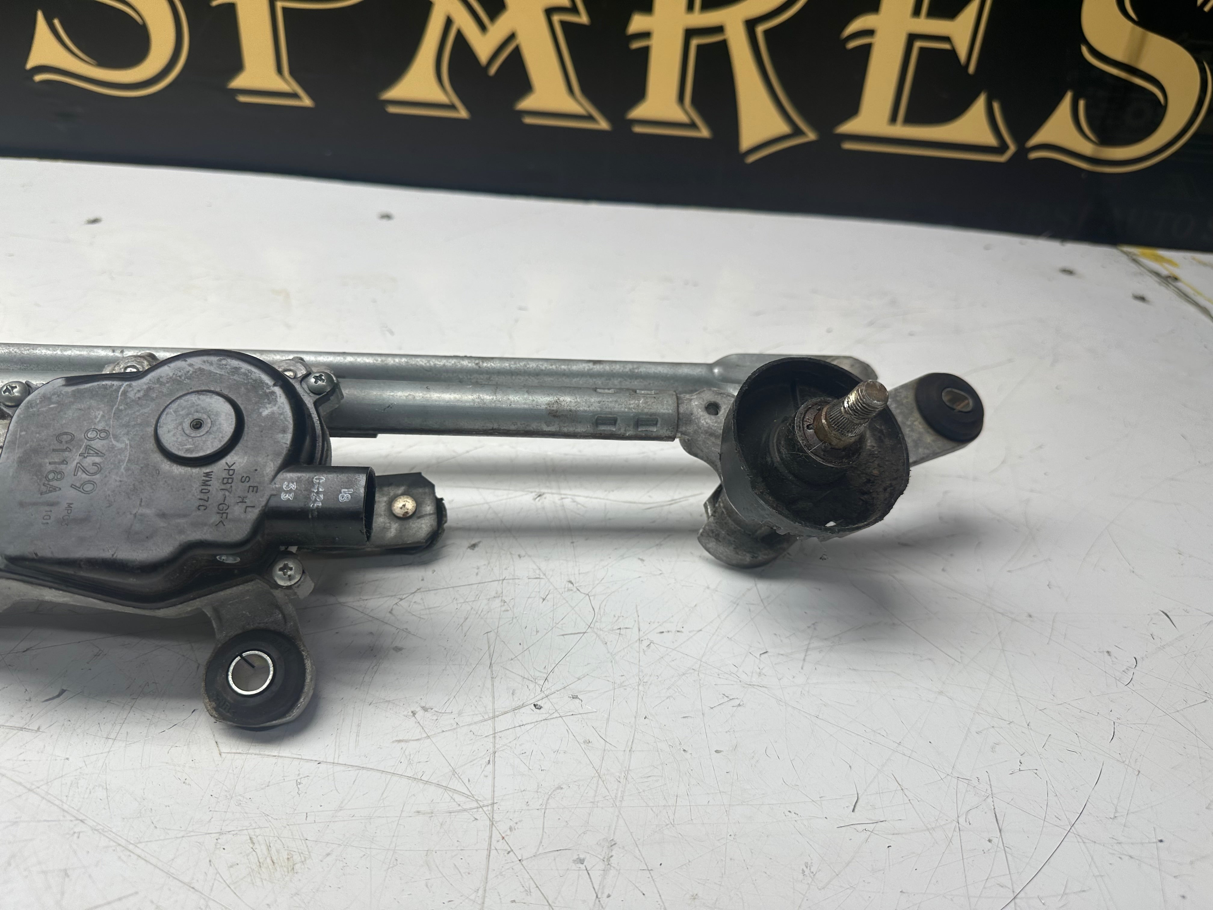 Nissan Qashqai J11 2019 Wiper Motor & Linkage (288004EA0A)