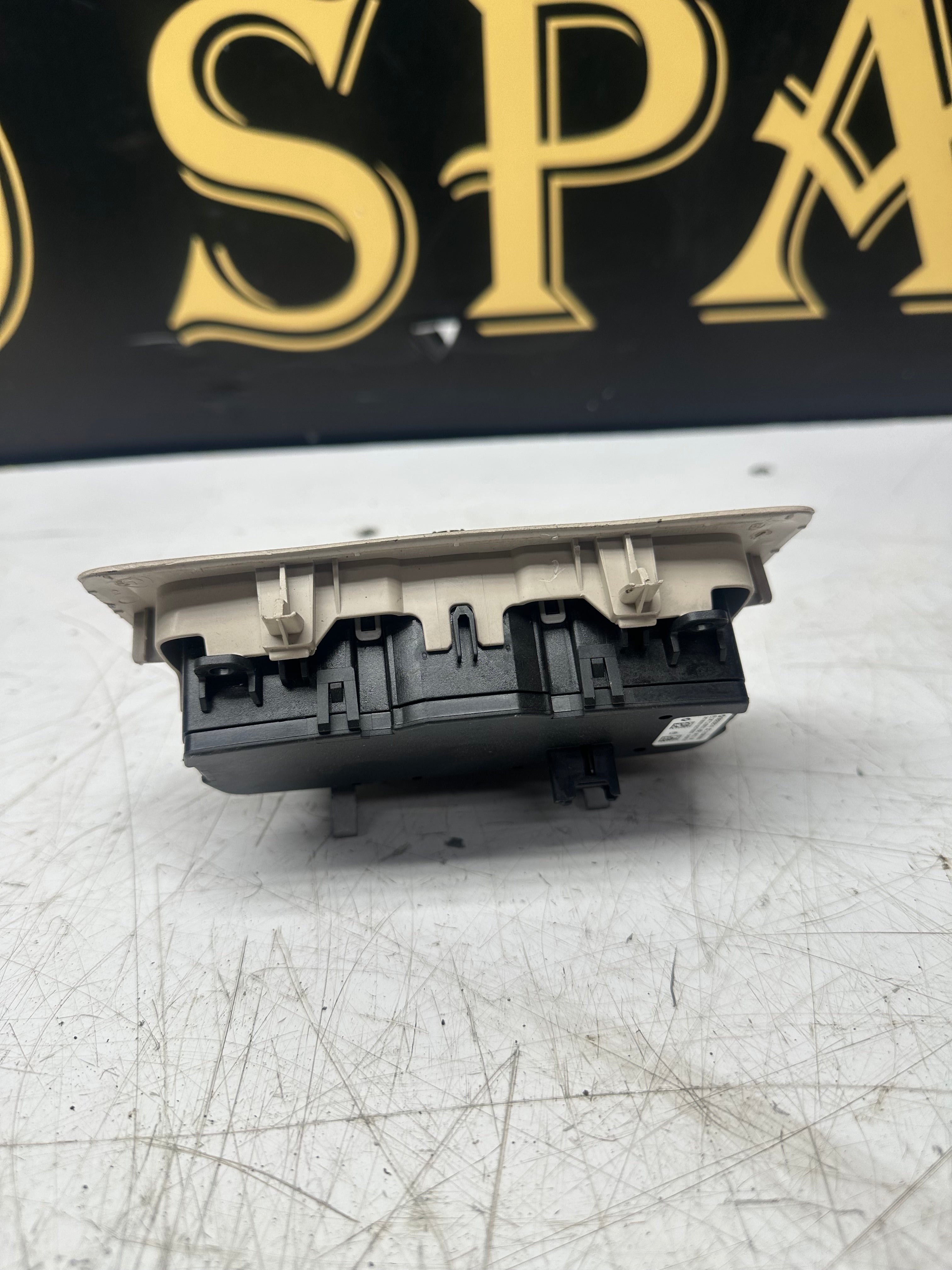BMW 2 Series F46 218d Gran Tourer Headlight Switch Control Unit (2014–2021)(9262959)