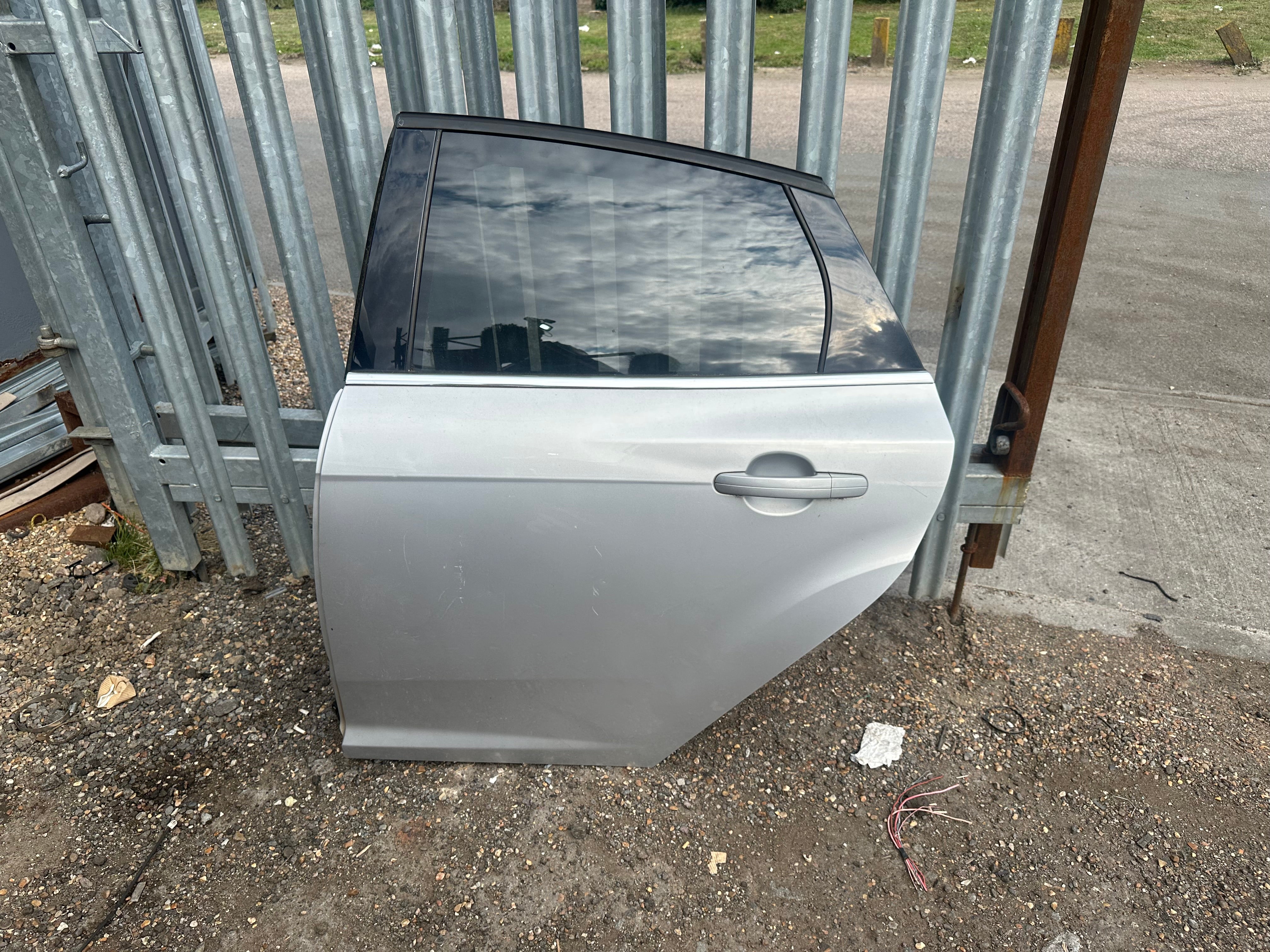 Ford Focus Titanium 2012–2018 Left Rear Passenger Door (N/S/R)