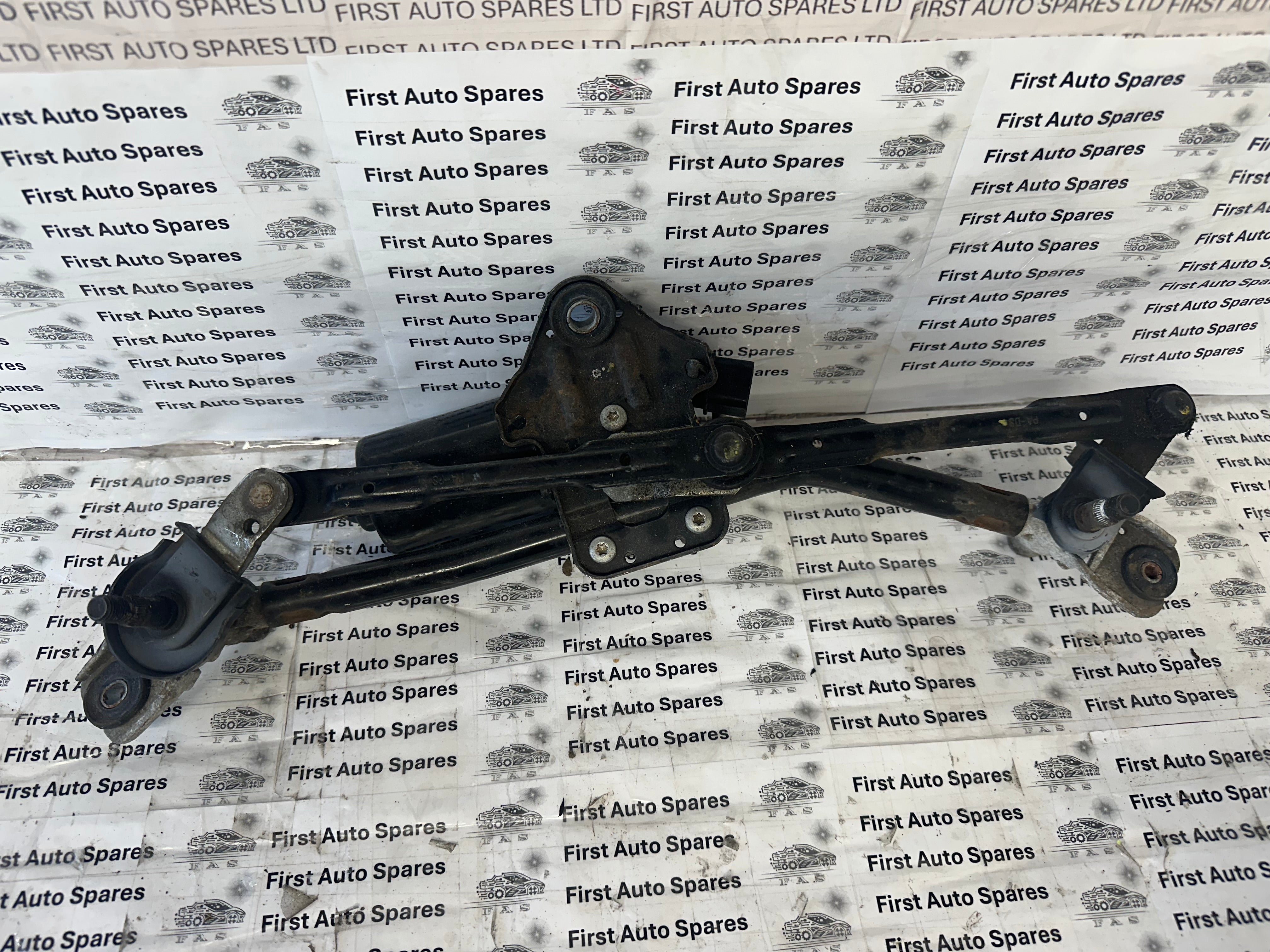 Hyundai i10 2014 Front Wiper Motor & Linkage